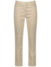 Helle Jeans in klassischem Stil