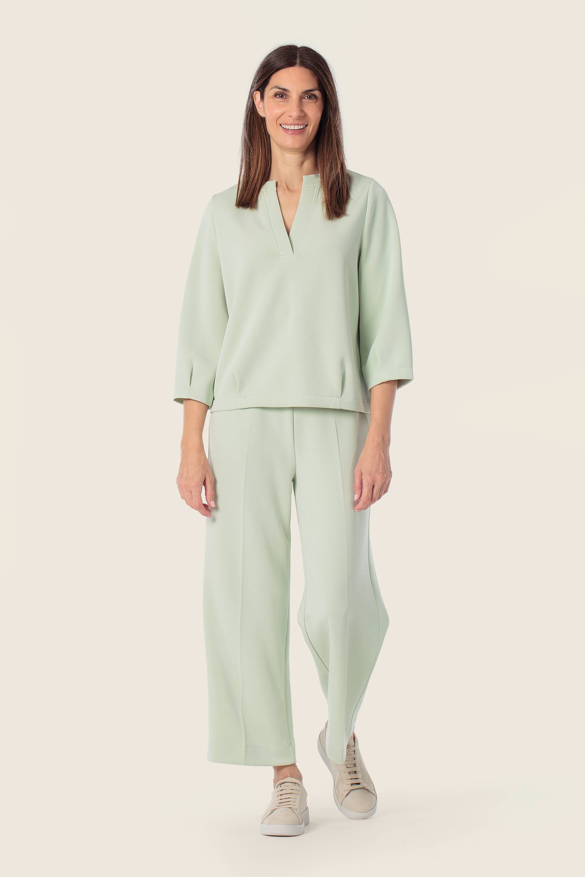 Leichtes Sweatshirt mit V-Ausschnitt von GERRY WEBER