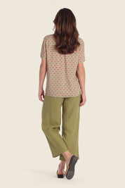 Bedruckte Viskosebluse mit V-Ausschnitt