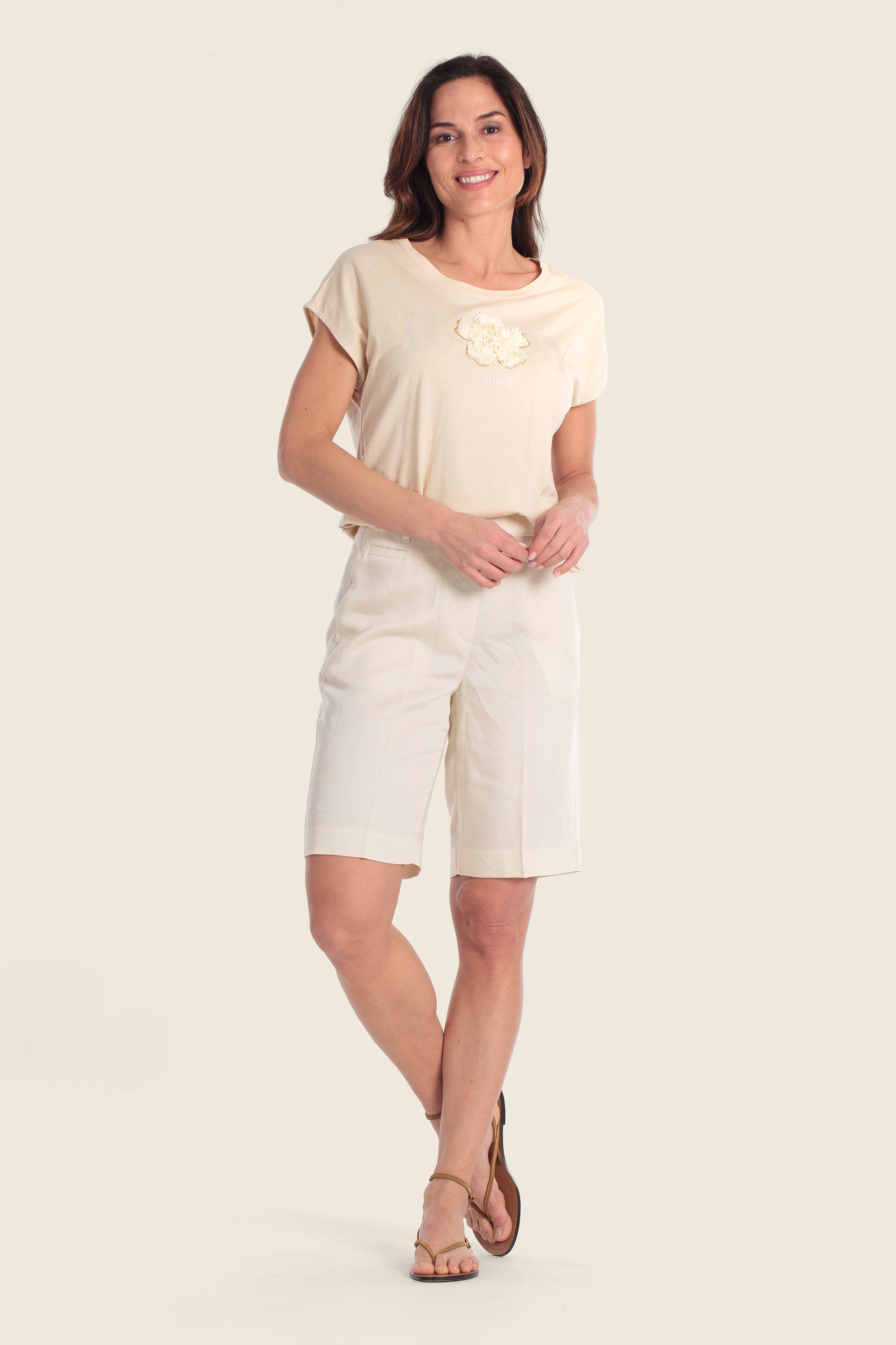 T-Shirt aus Baumwollmischgewebe mit floralem Applikationsdruck