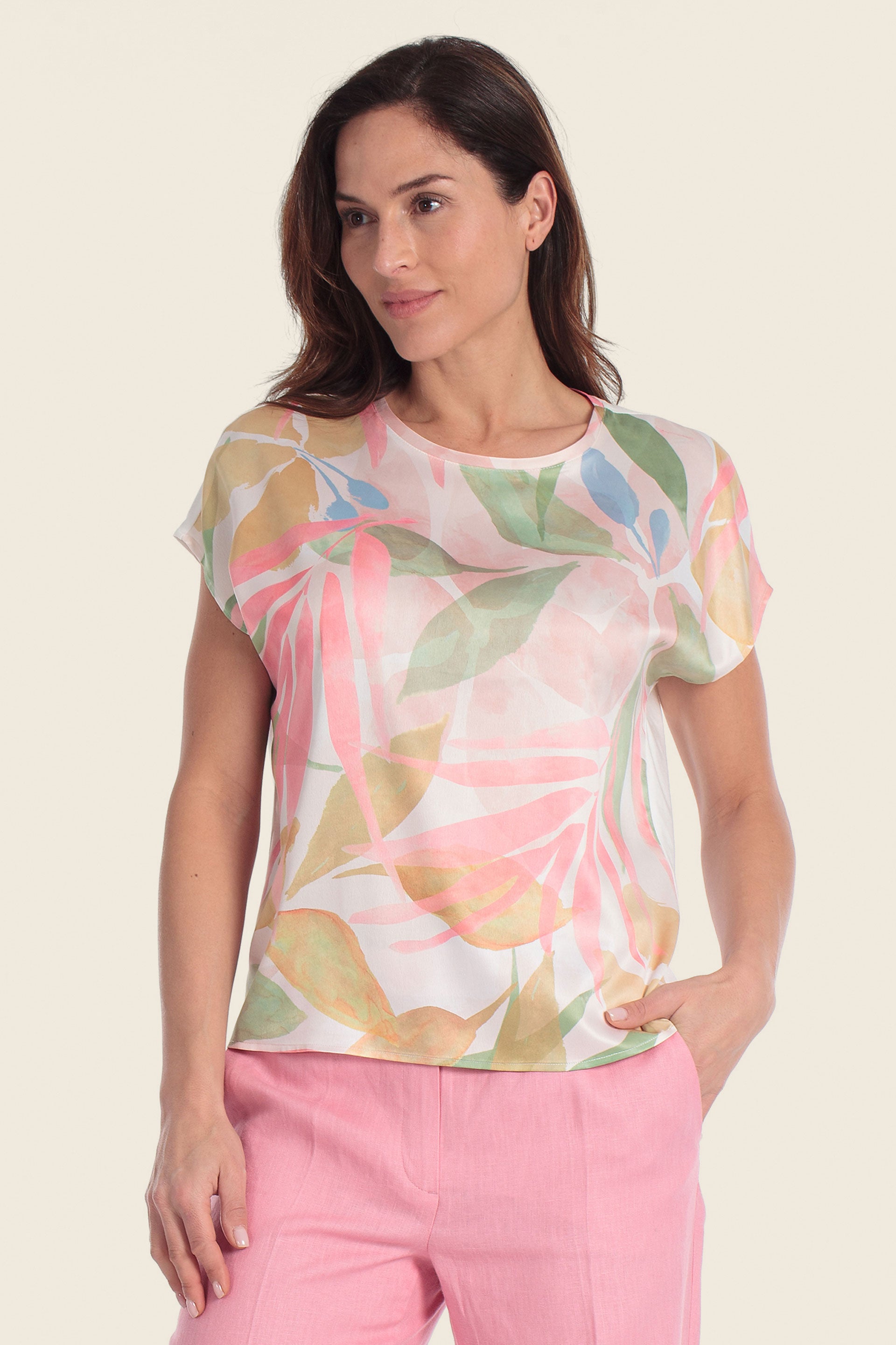 Bedrucktes T-Shirt aus Viskosemischgewebe mit tropischem Design
