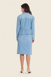 Jeansjacke mit Schößchen und weicher Waschung
