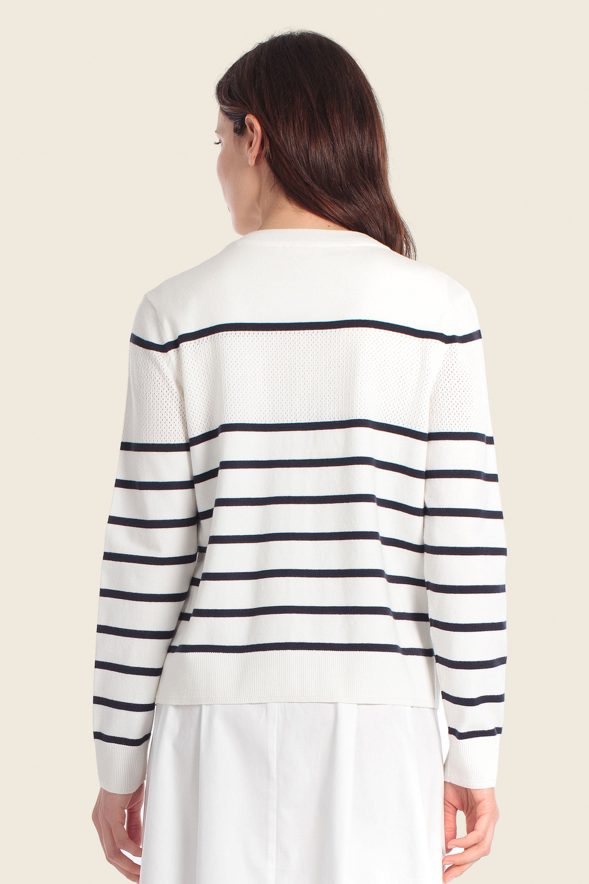 Gestreifte Strickjacke mit strukturiertem Design