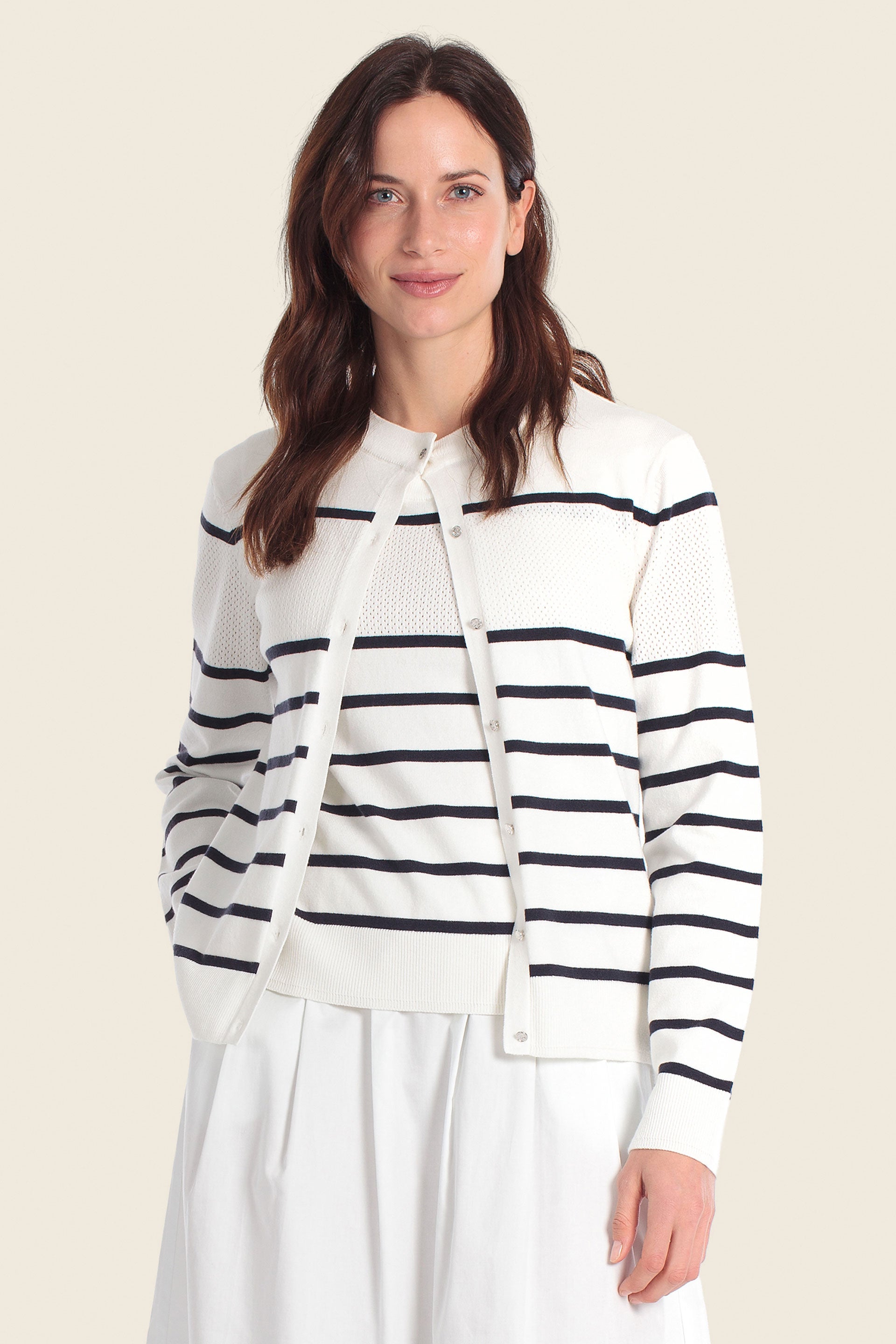 Gestreifte Strickjacke mit strukturiertem Design