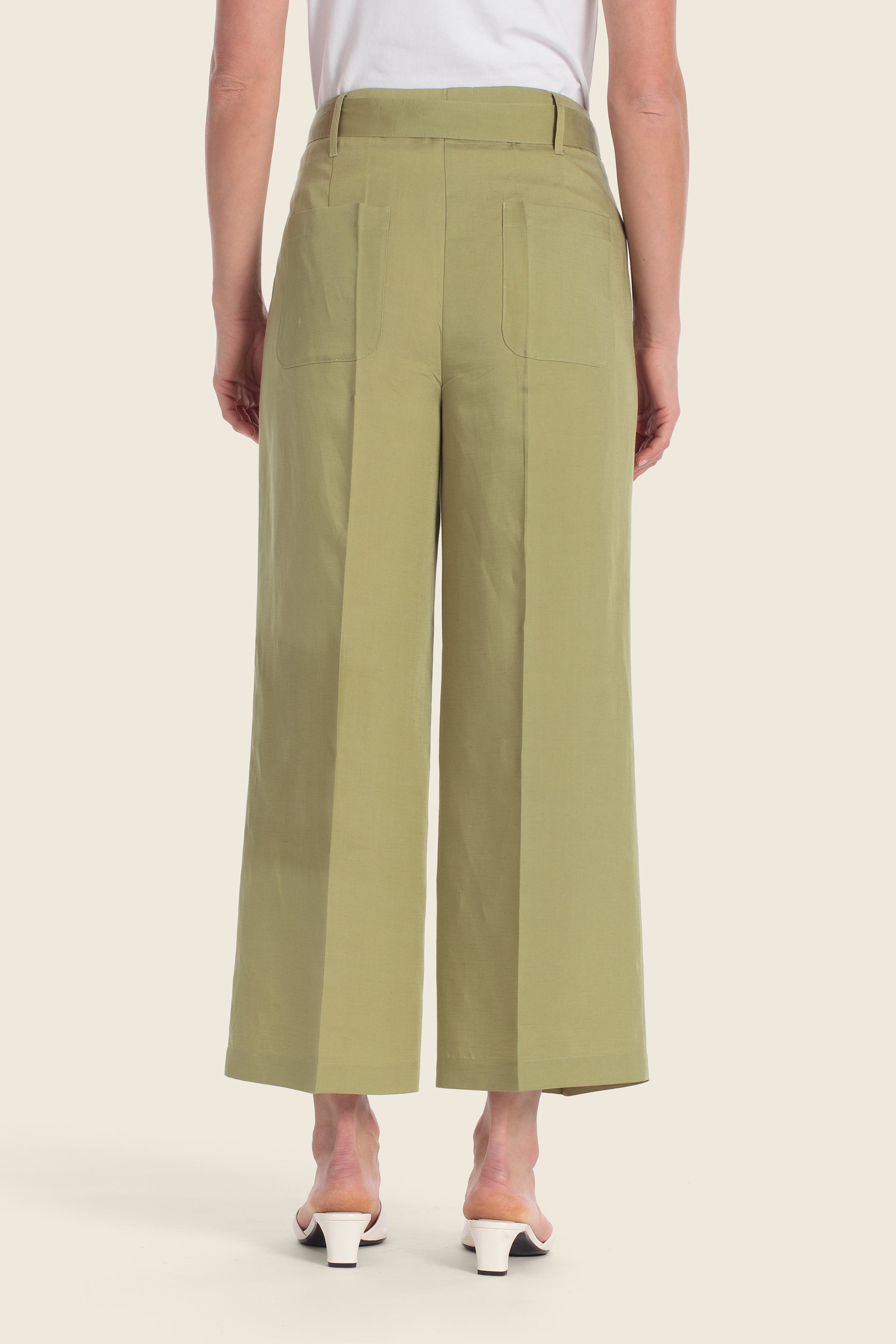 Chinos mit weitem Bein aus Tencel™-Mischgewebe und Stoffgürtel