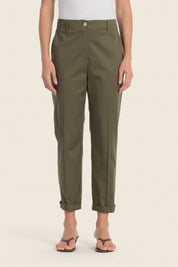 Schmal geschnittene Chino-Hose aus Baumwollstretch