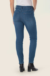 Eng anliegende Jeans mit elastischem Bund von GERRY WEBER