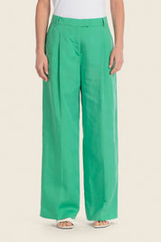 Chino-Hose mit geradem Bein und Bundfalten