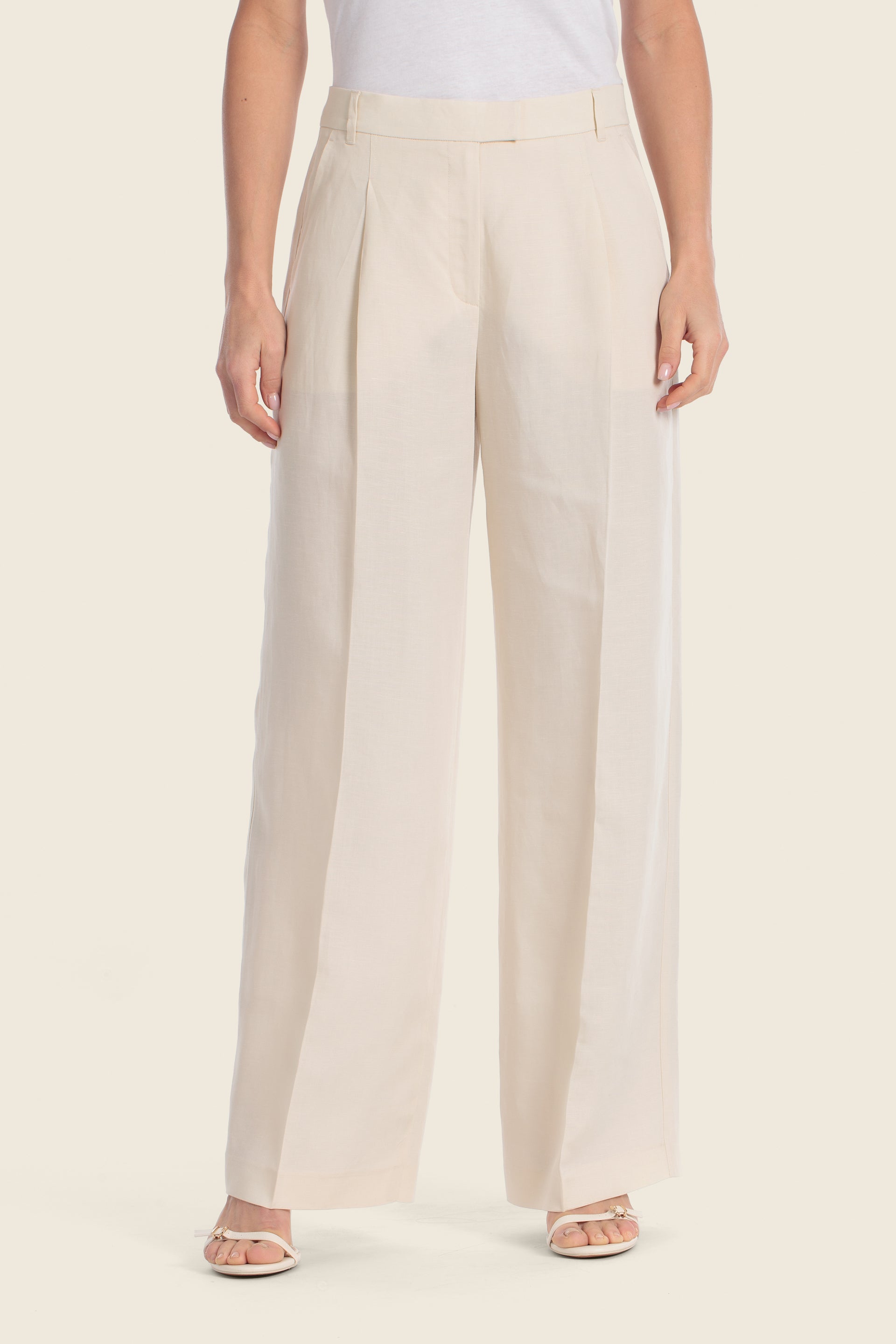 Chino-Hose mit geradem Bein und Bundfalten