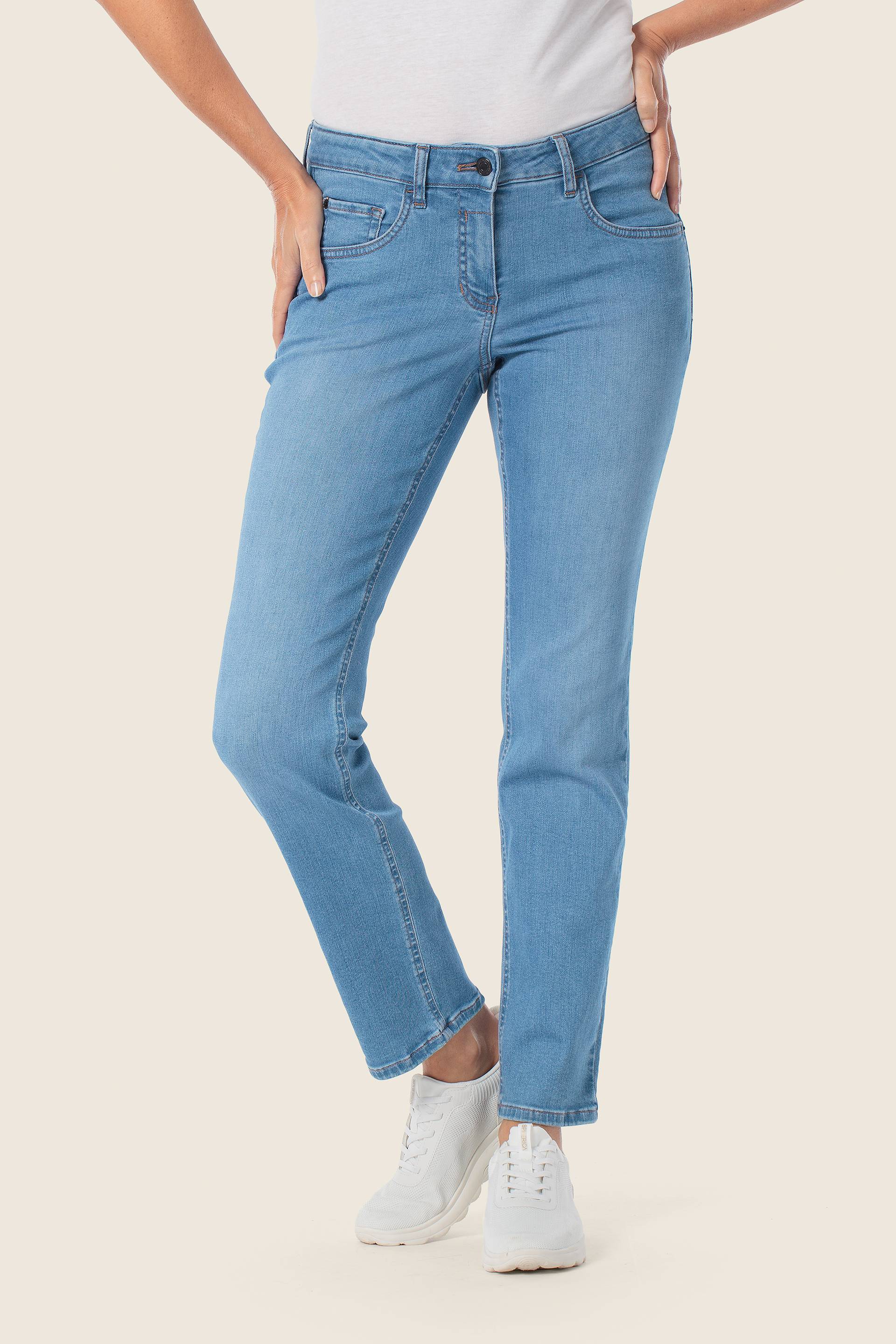 Jeans in verschiedenen Tönen von GERRY WEBER