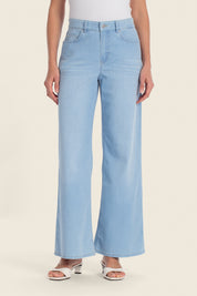 Weit geschnittene Jeans mit sanfter Waschung