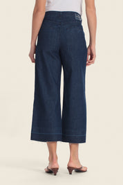 Kurze Chino-Hosen mit Stückfärbung