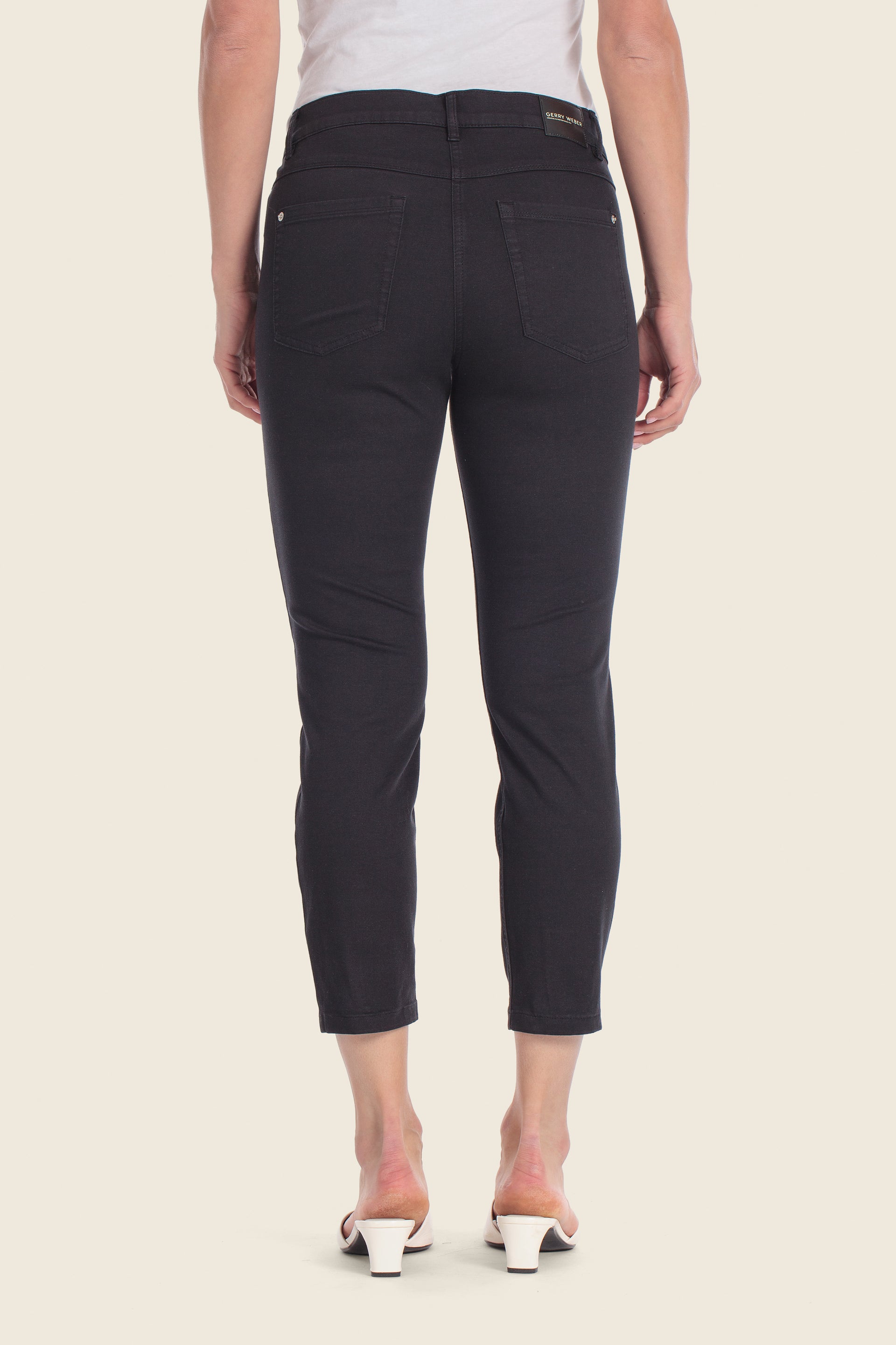 Schmal geschnittene, knöchellange Hose mit Stretchanteil