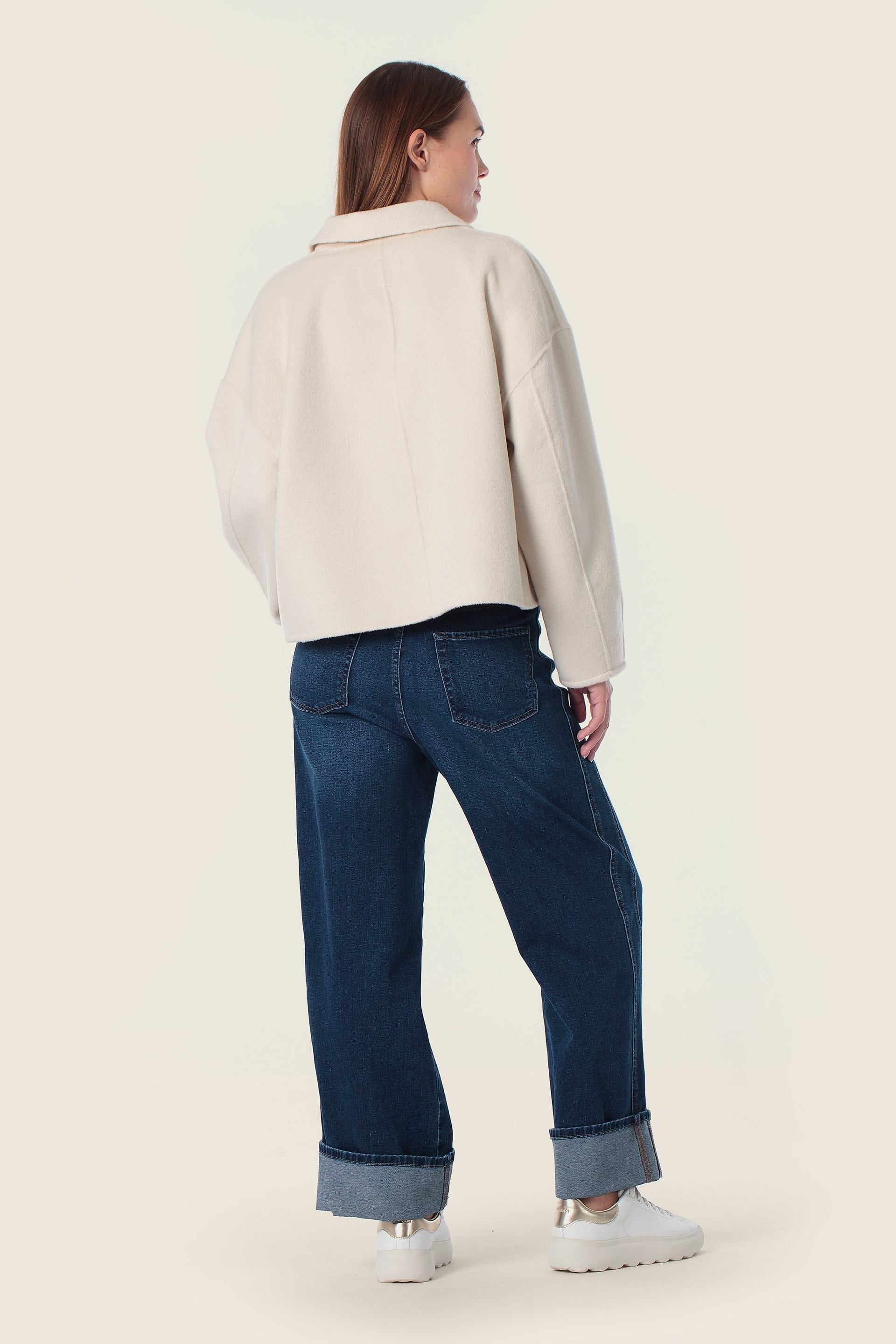 Kurzer Wollmantel mit Patch Taschen