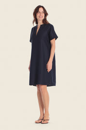 Leinenkleid mit V-Ausschnitt