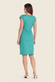 Strickkleid mit seitlichem Knotendetail