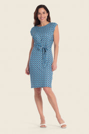 Strickkleid mit seitlichem Knotendetail
