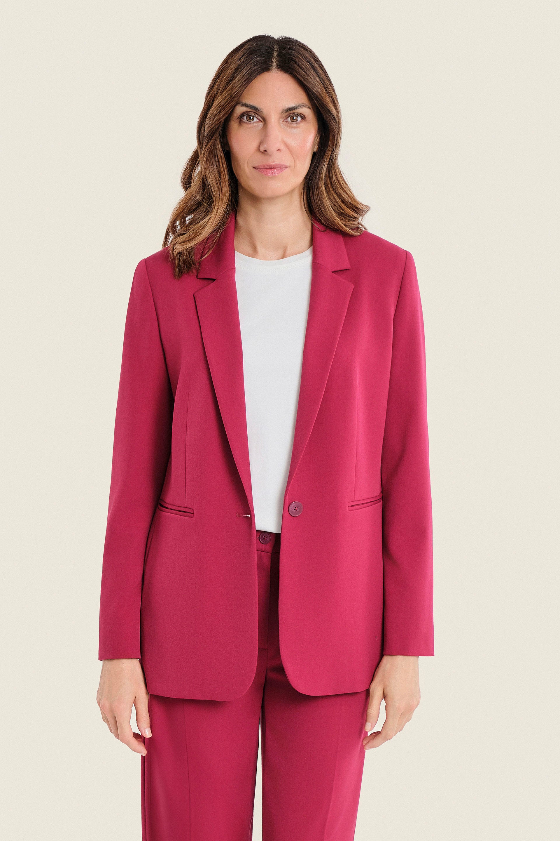Taillierter Blazer mit Paspeltaschen, Rubinrot