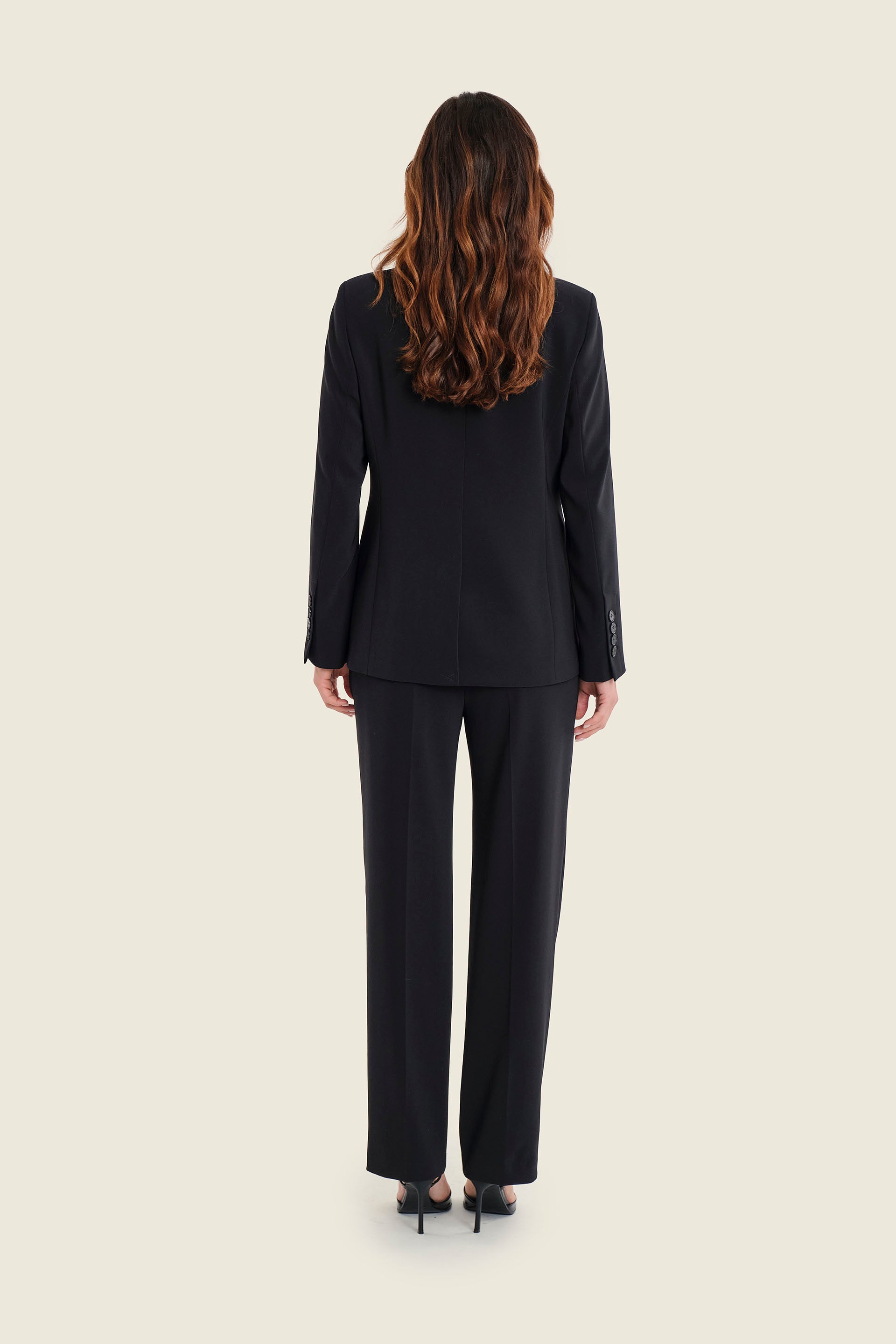 Klassischer Blazer mit Zweiknopfverschluss, Schwarz