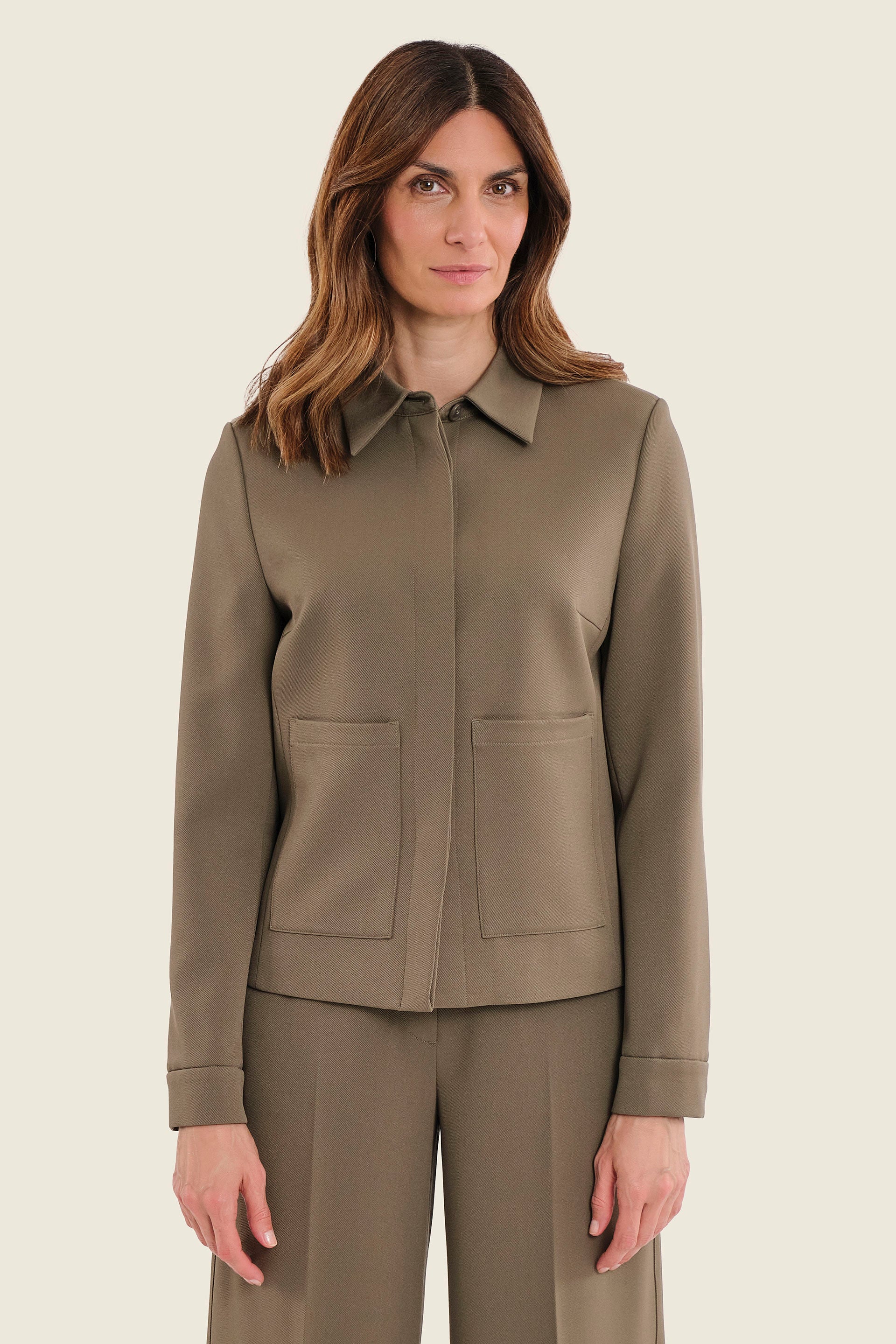 Kurze Jacke mit Hemdkragen und aufgesetzten Taschen, Meeresgrün