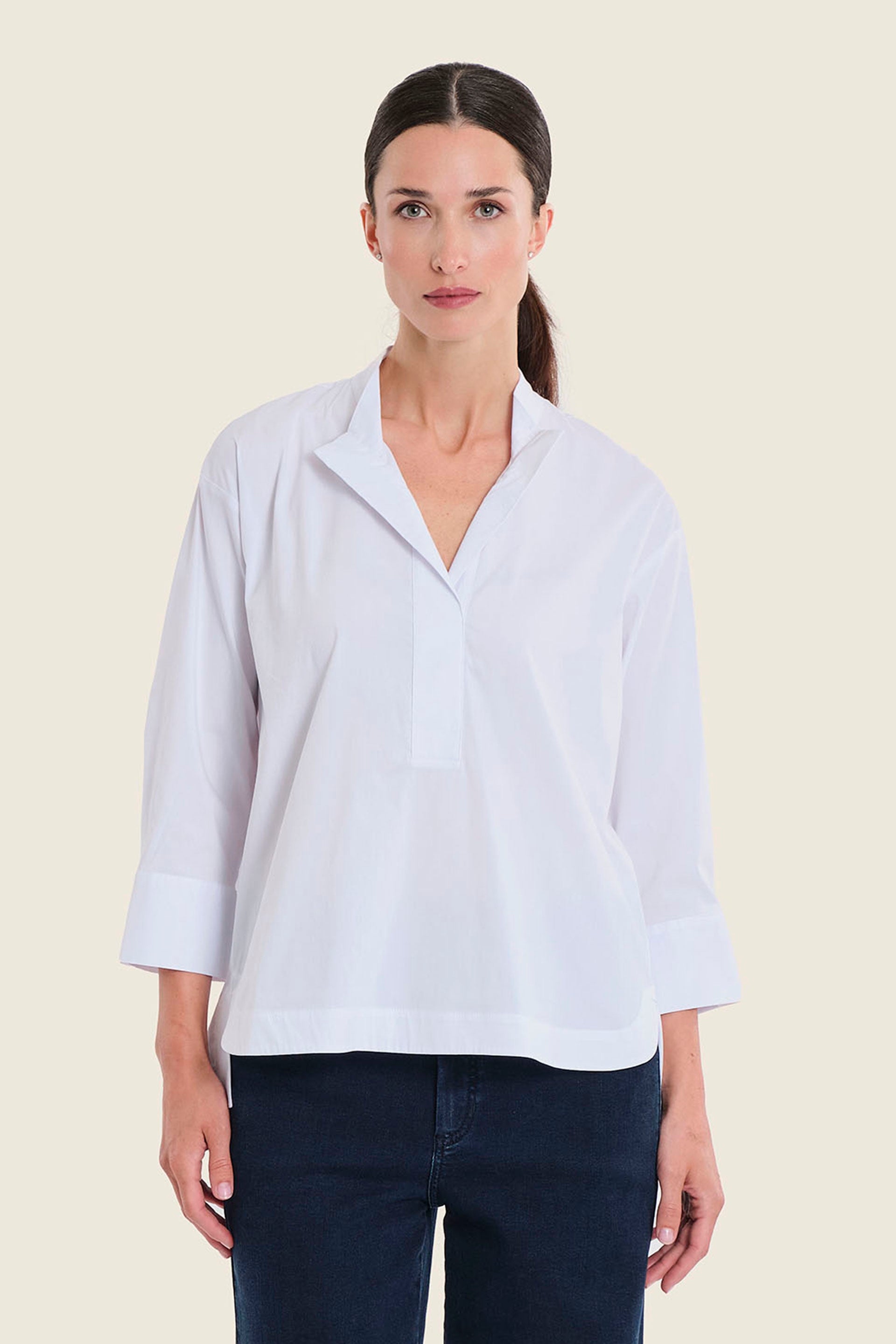Leichte Bluse mit Stehkragen, Weiß