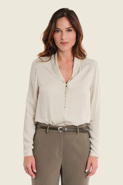 Viskosebluse mit Zierblende, Eichenbeige