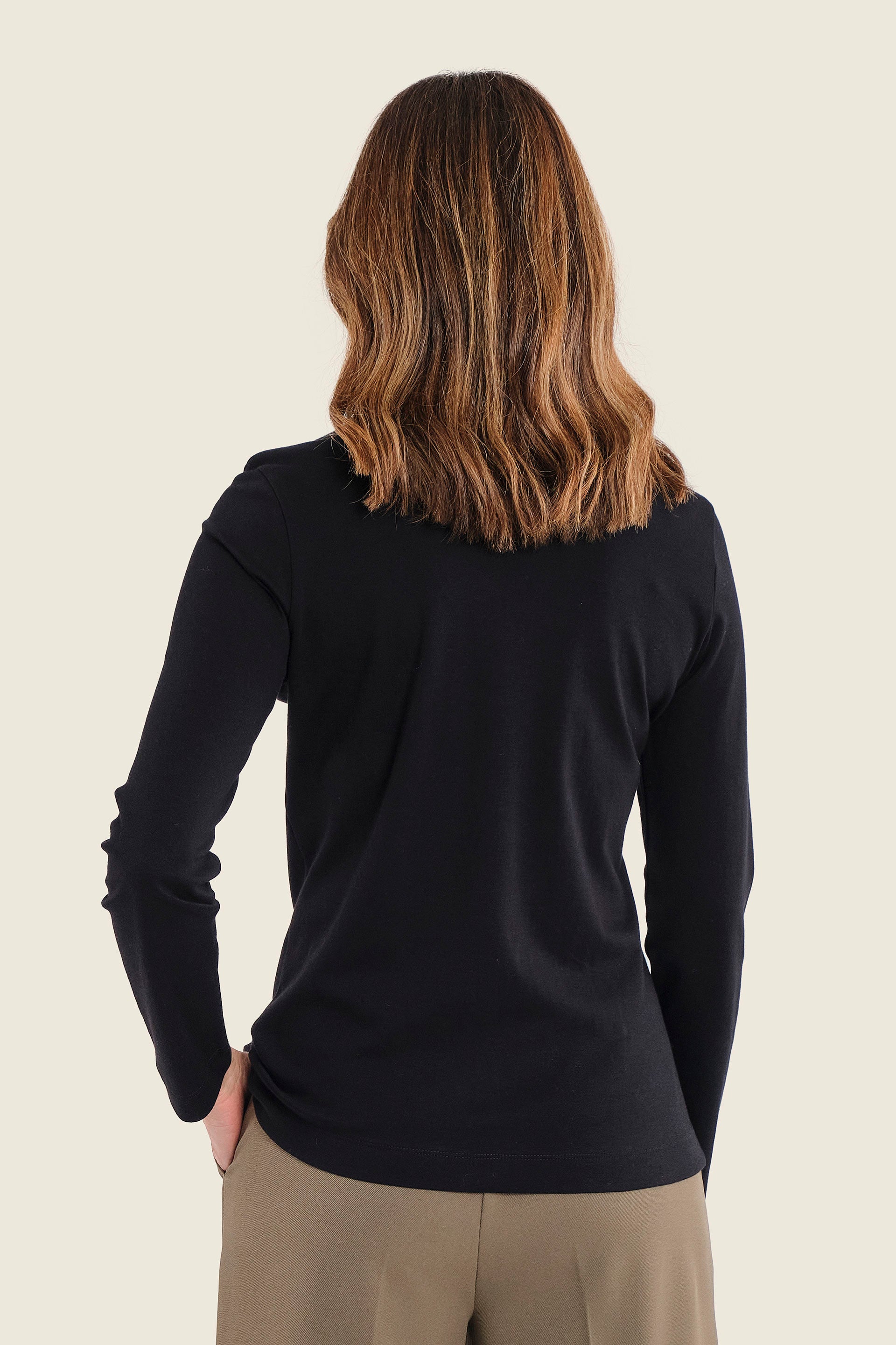 Langarmshirt aus Baumwolle mit V-Ausschnitt, Schwarz