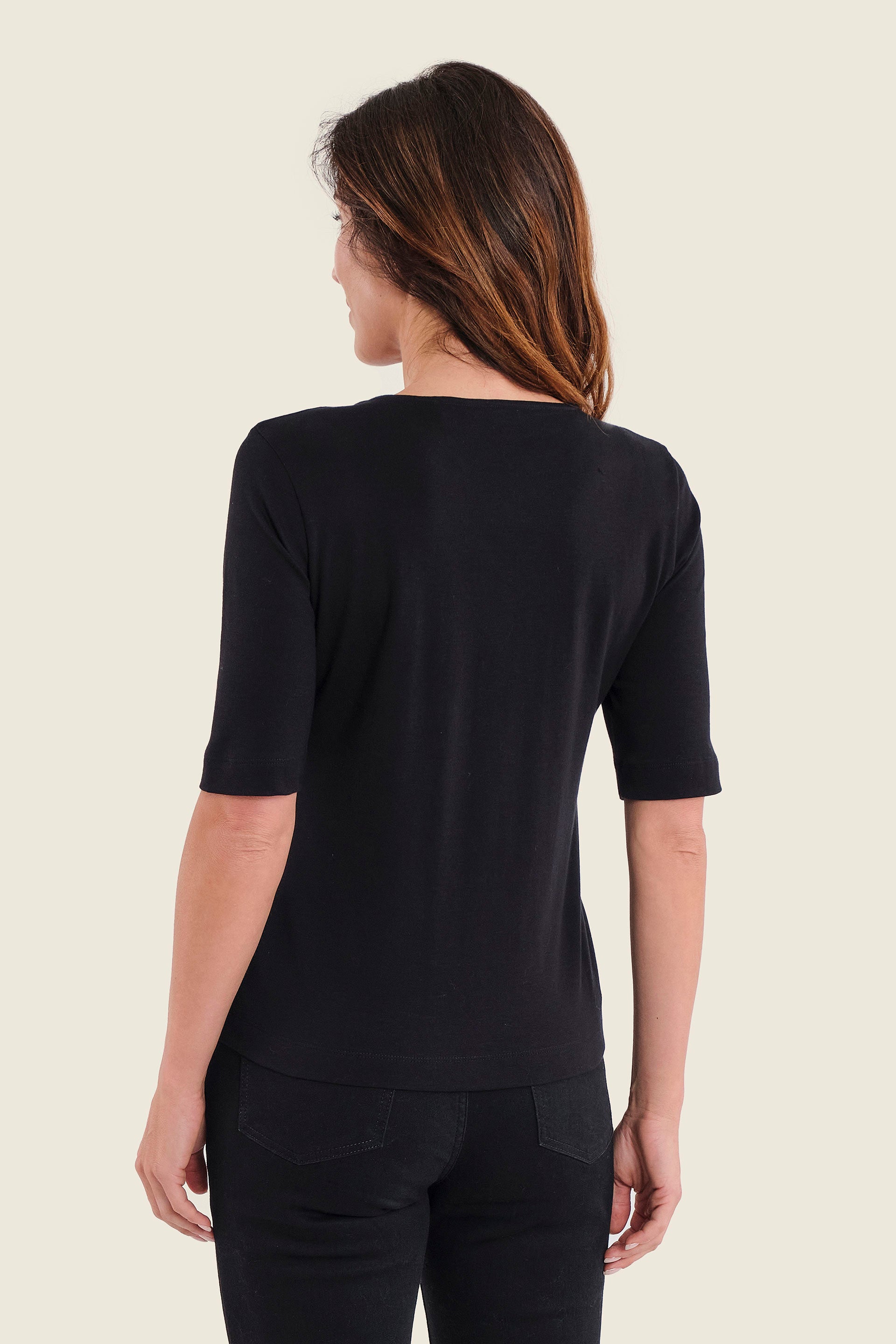 T-Shirt mit V-Ausschnitt aus Pima-Baumwolle, Schwarz