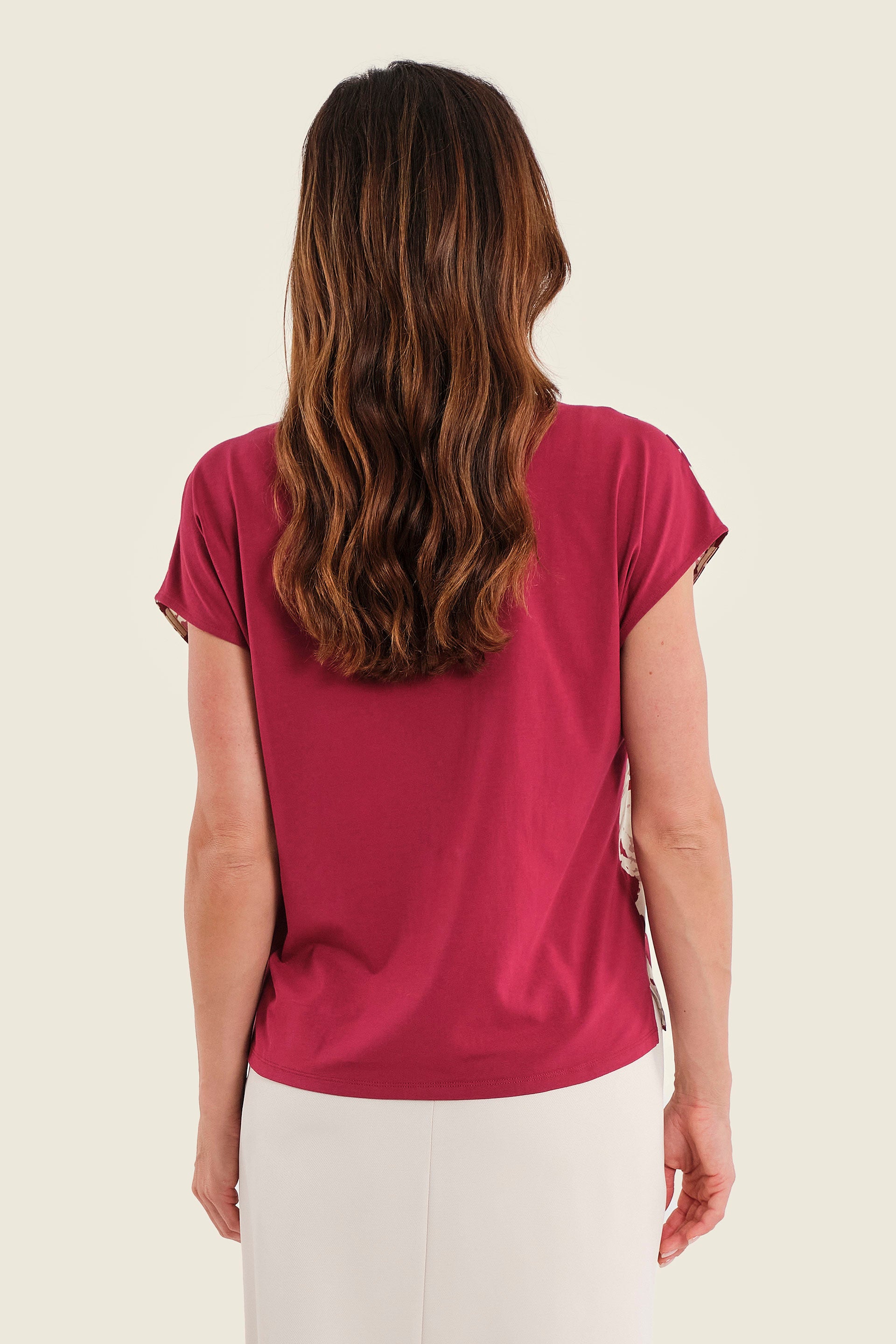 T-Shirt im Materialmix mit bedruckter Vorderseite, Aquarellblüten