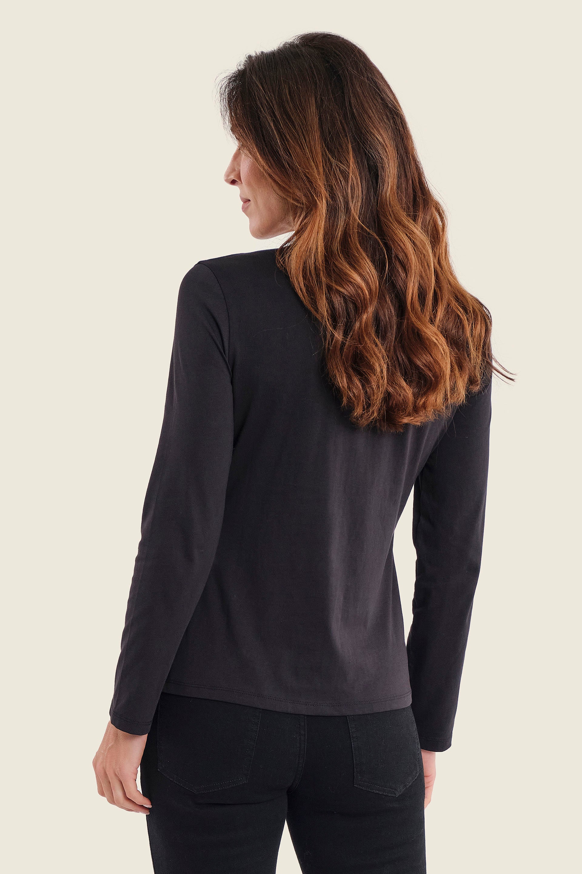Shirt mit V-Ausschnitt und Pailletten, Schwarz