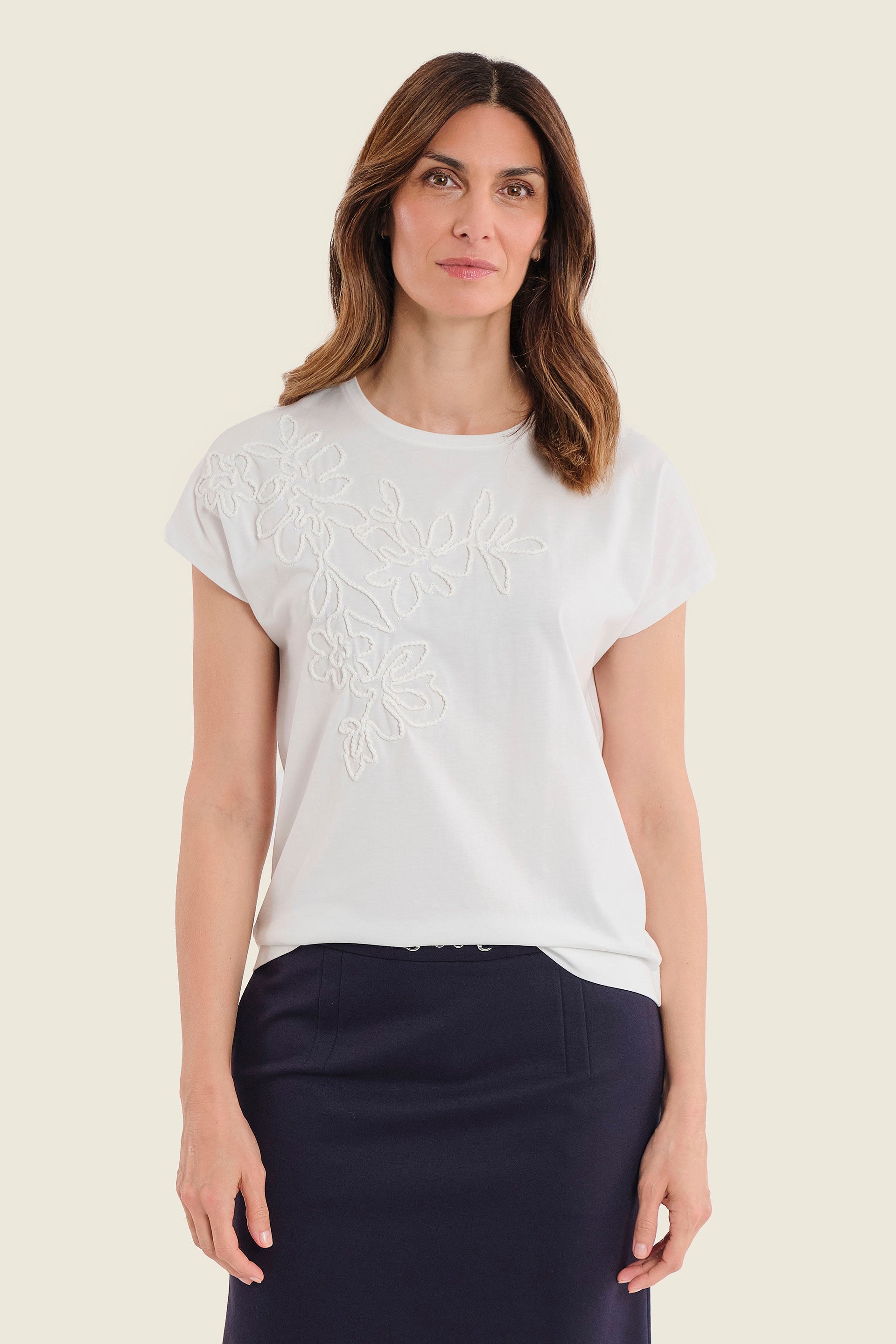 Ärmelloses Baumwollshirt mit Blütenstickerei, Wollweiß