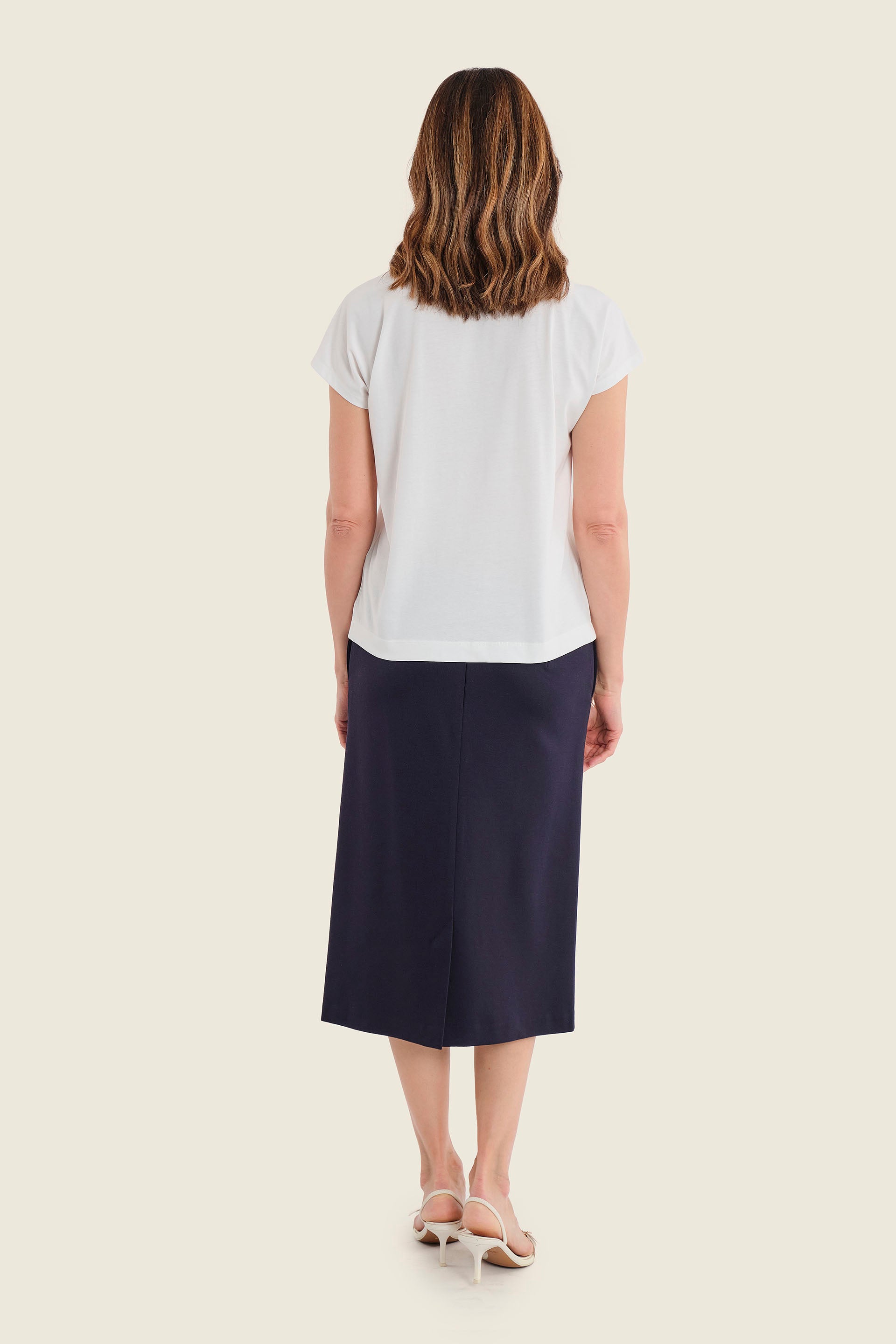 Ärmelloses Baumwollshirt mit Blütenstickerei, Wollweiß