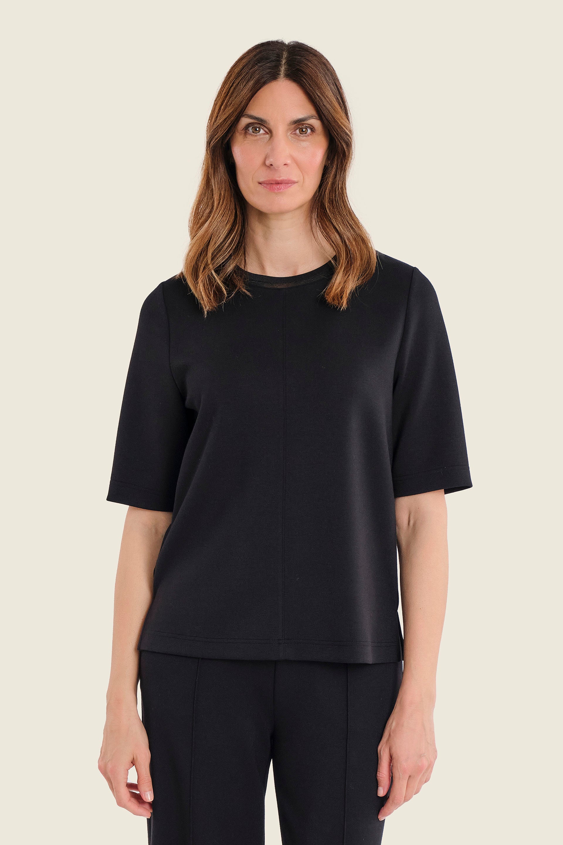 Shirt aus Modalmischung mit Kontrastnähten, Schwarz
