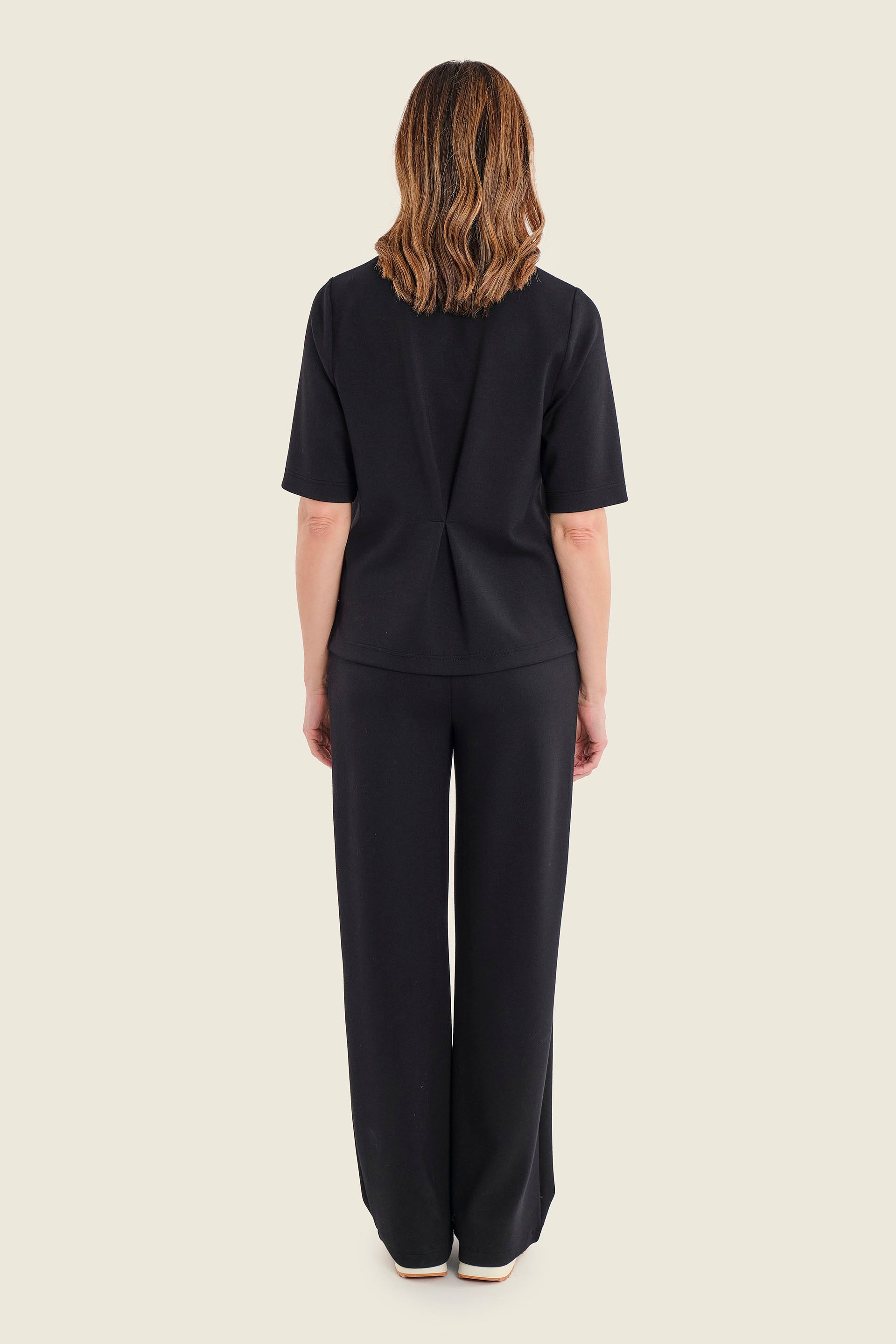 Shirt aus Modalmischung mit Kontrastnähten, Schwarz