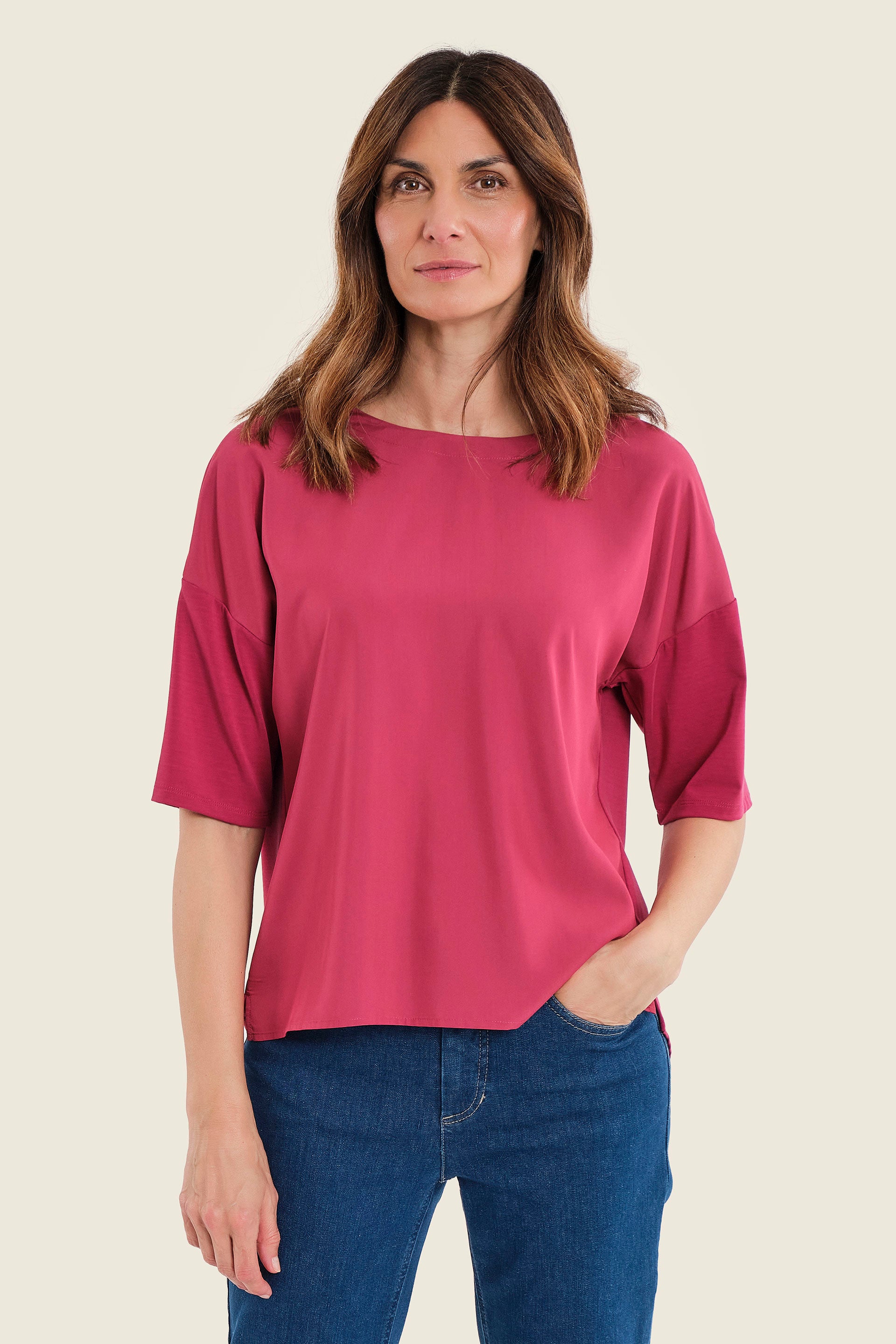 Lockeres Shirt mit verlängertem Rücken, Rubinrot