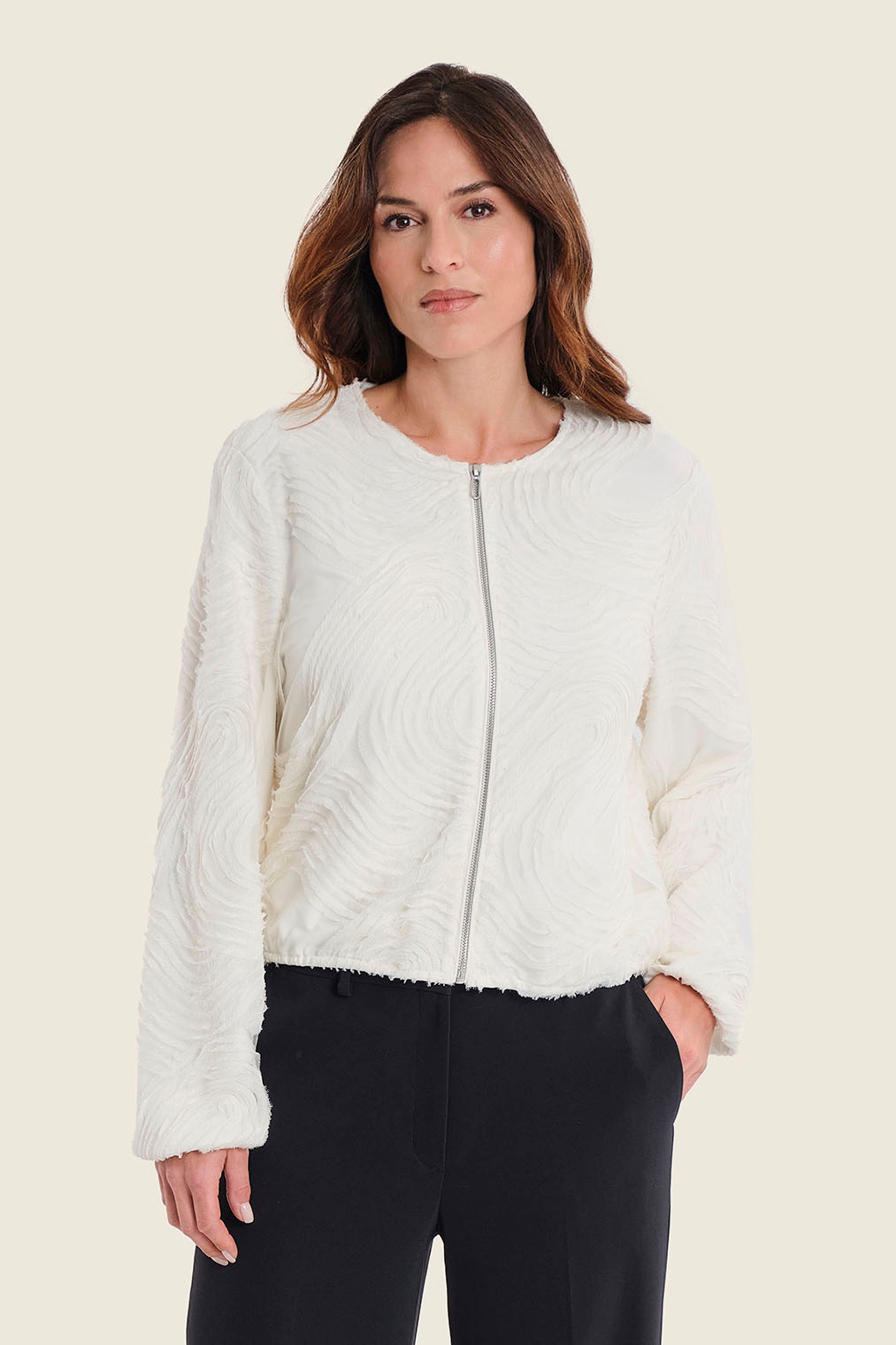 Kurze Jacke mit Strukturmuster, Wollweiß