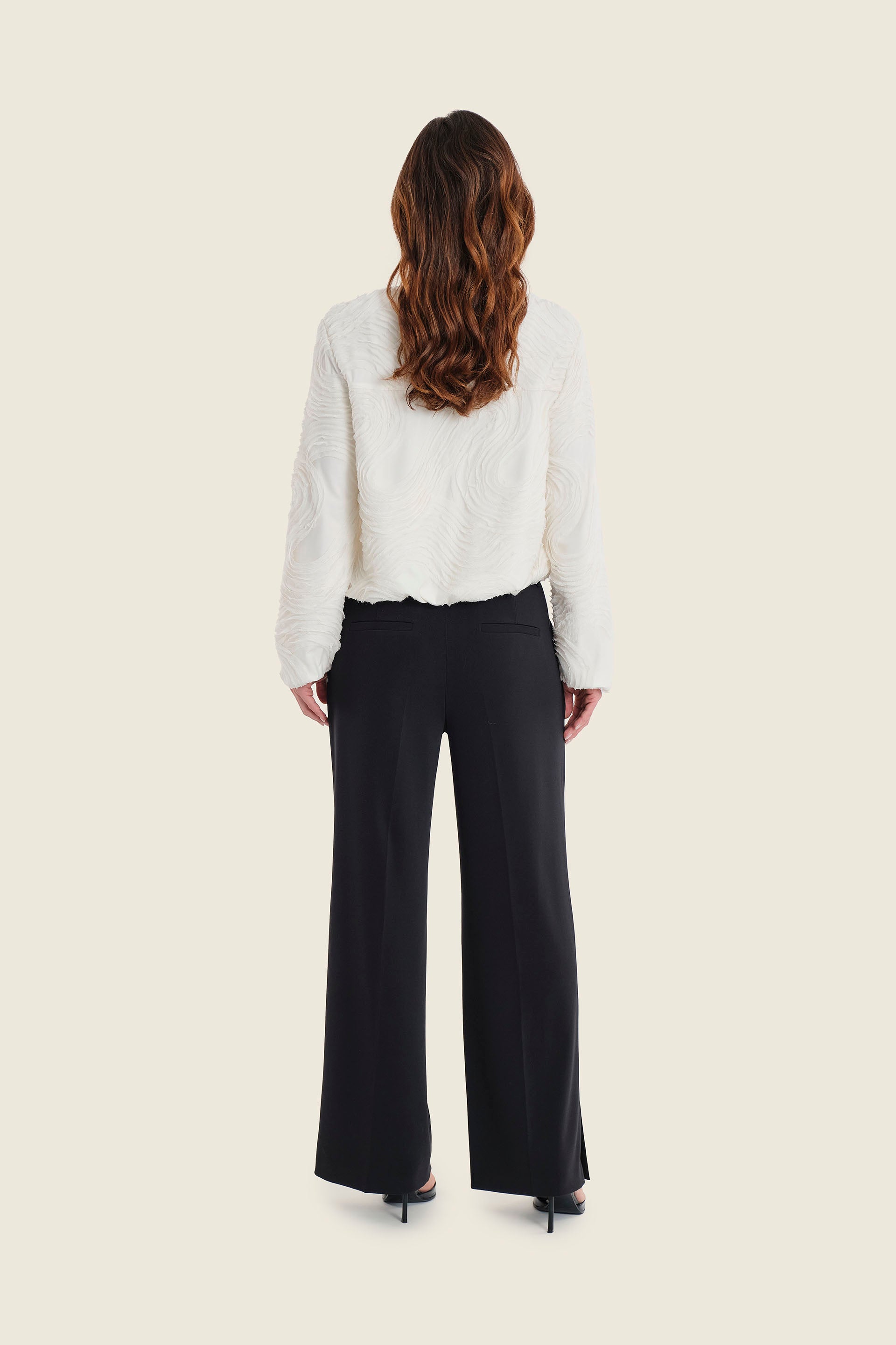 Kurze Jacke mit Strukturmuster, Wollweiß