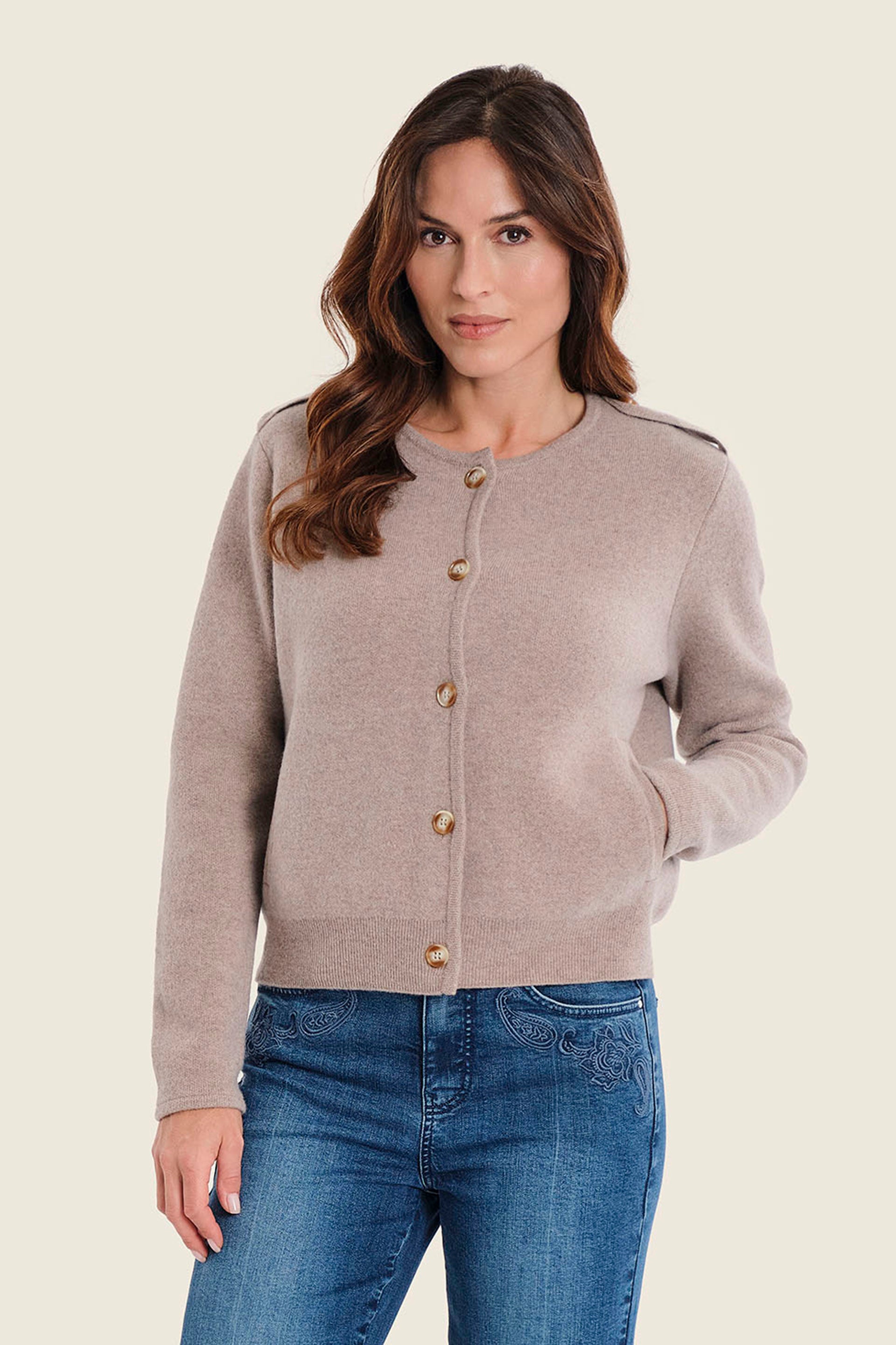 Strickjacke aus reiner Wolle mit Paspeltaschen, Hellgrau