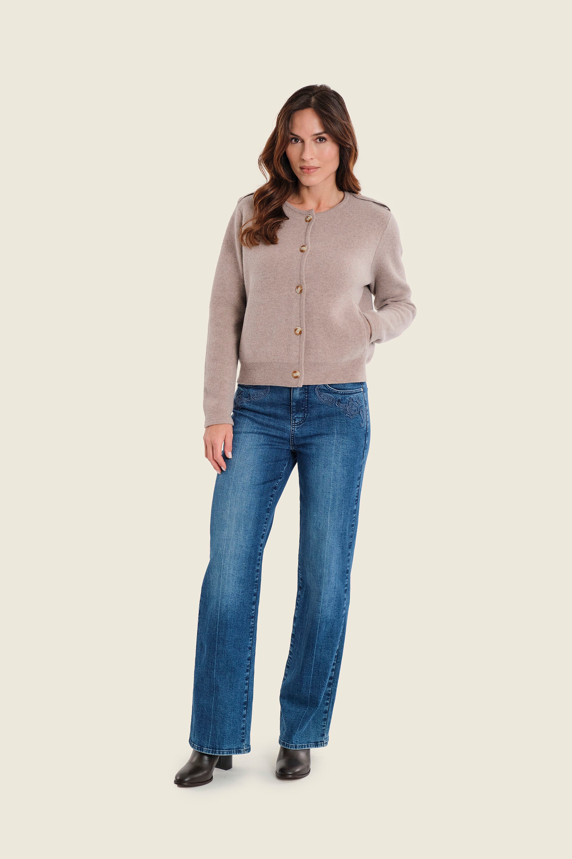 Strickjacke aus reiner Wolle mit Paspeltaschen, Hellgrau