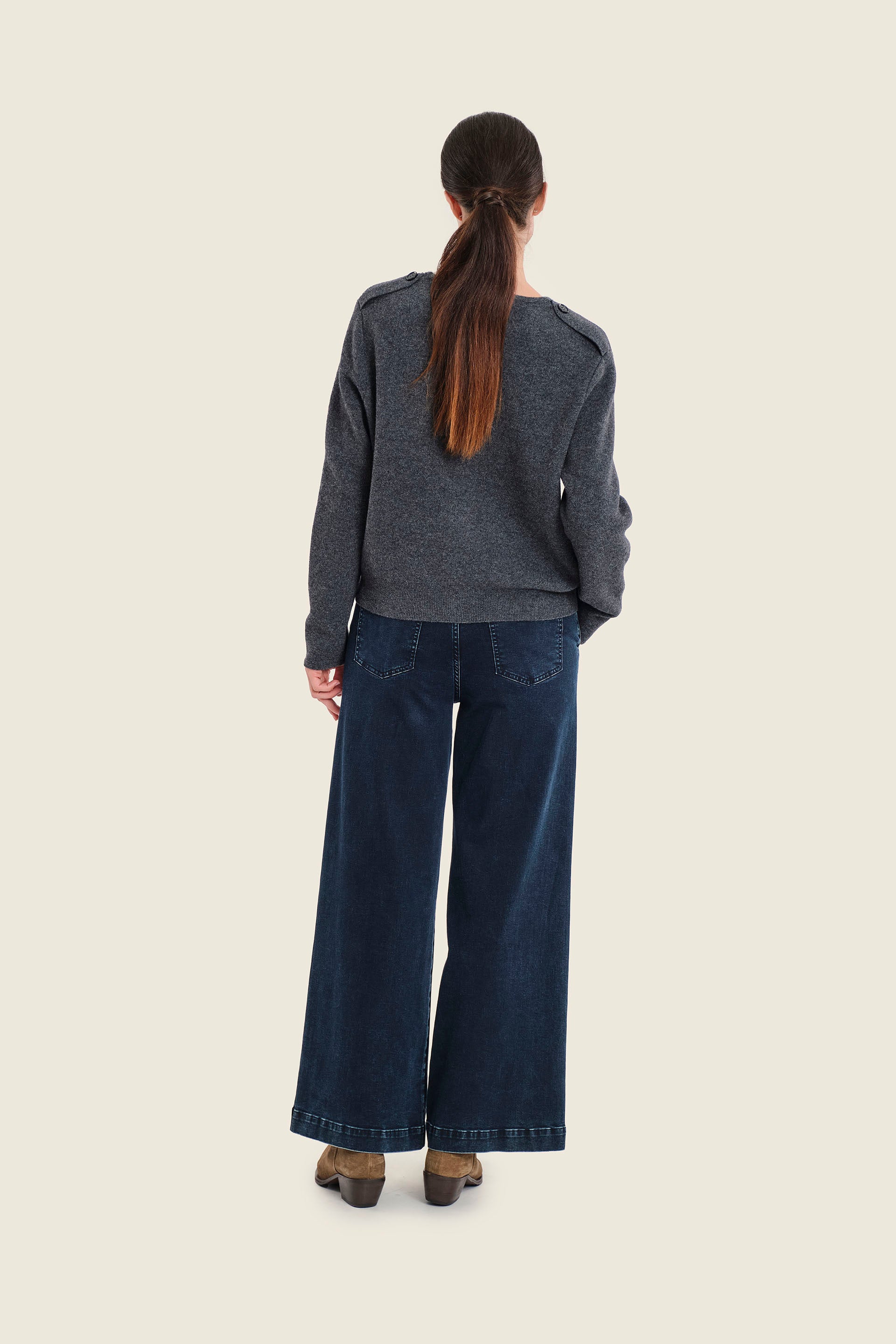 Strickjacke aus reiner Wolle mit Paspeltaschen, Grau meliert
