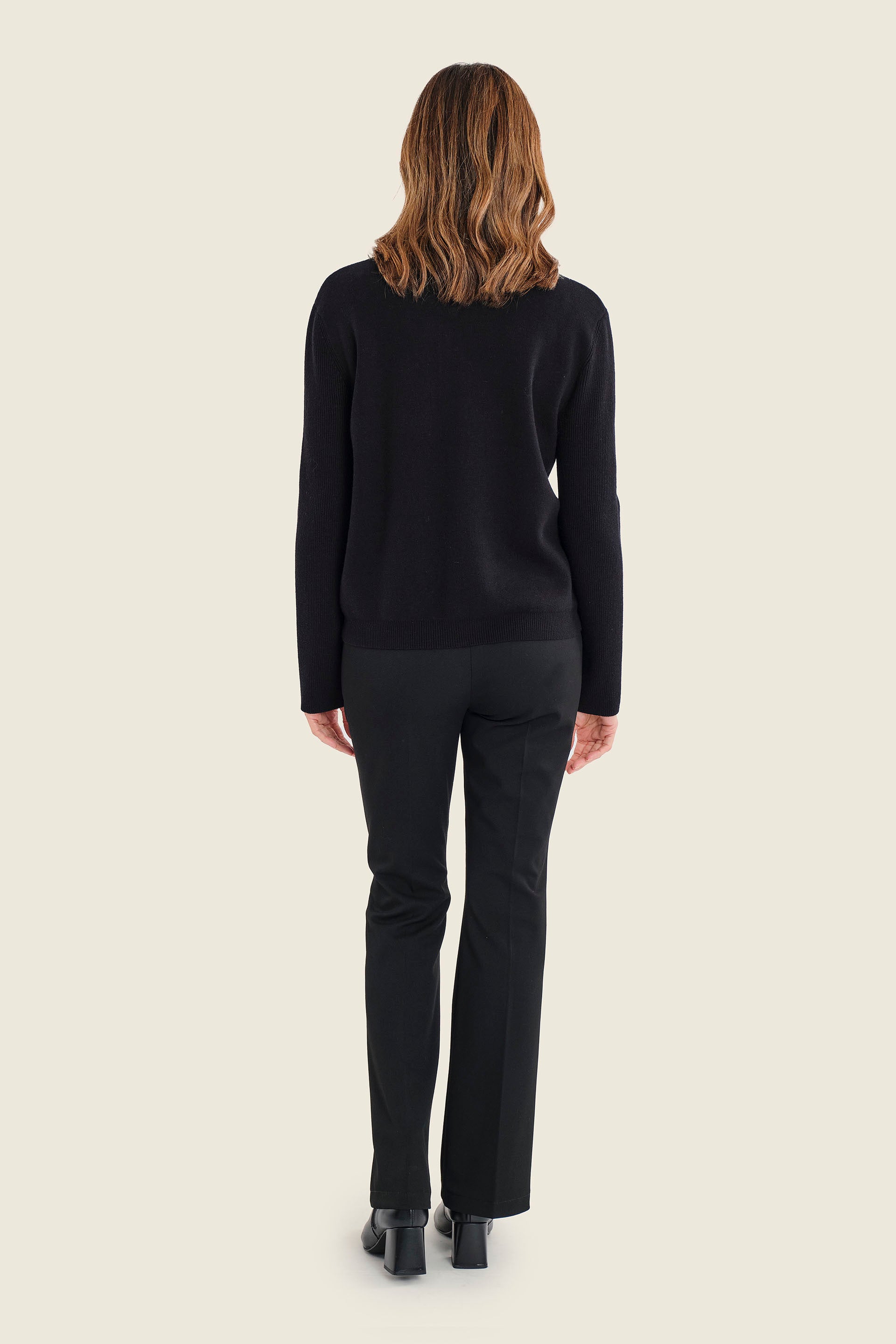 Strickjacke mit Reißverschluss und Kontrastärmeln, Schwarz