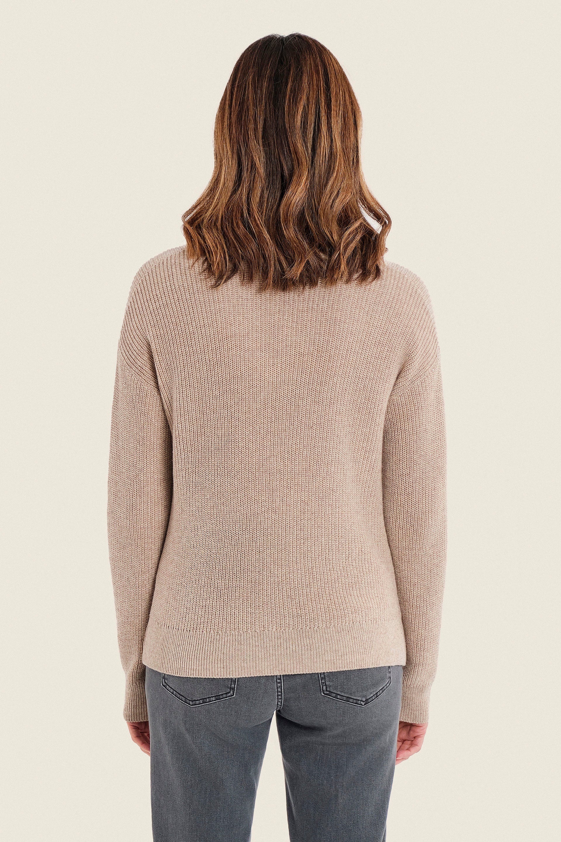 Pullover mit V-Ausschnitt und Rippeinsätzen, Silberbirke