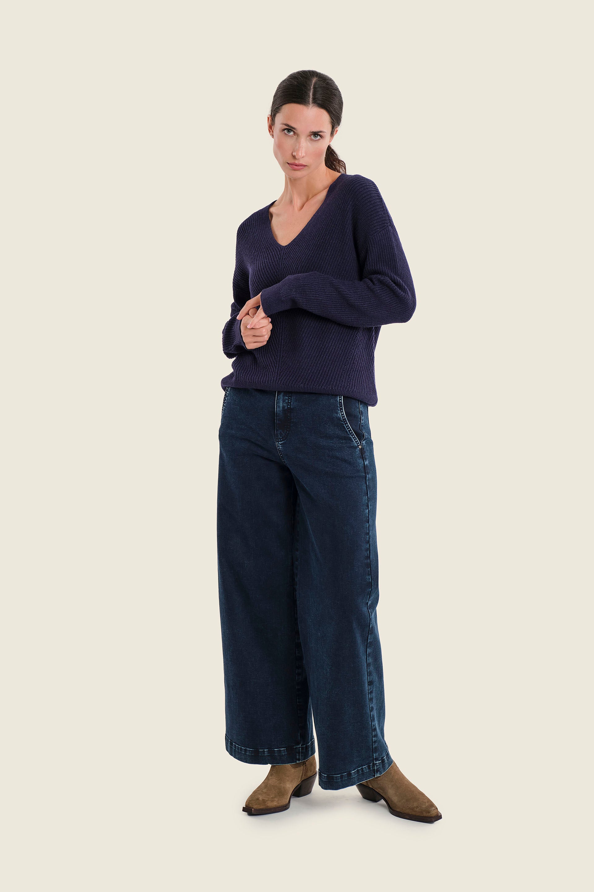 Pullover mit V-Ausschnitt und Rippeinsätzen, Marineblau