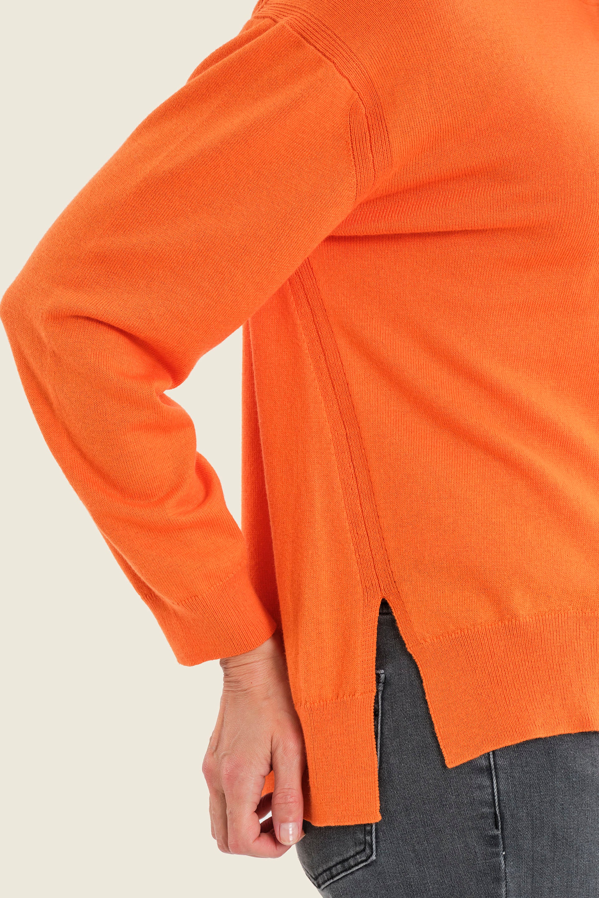 Pullover im Colour-Block mit gemustertem Vorderteil, Flamingo-Orange
