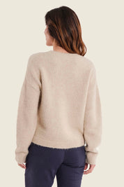Pullover mit Blütenapplikation, Eichenbeige