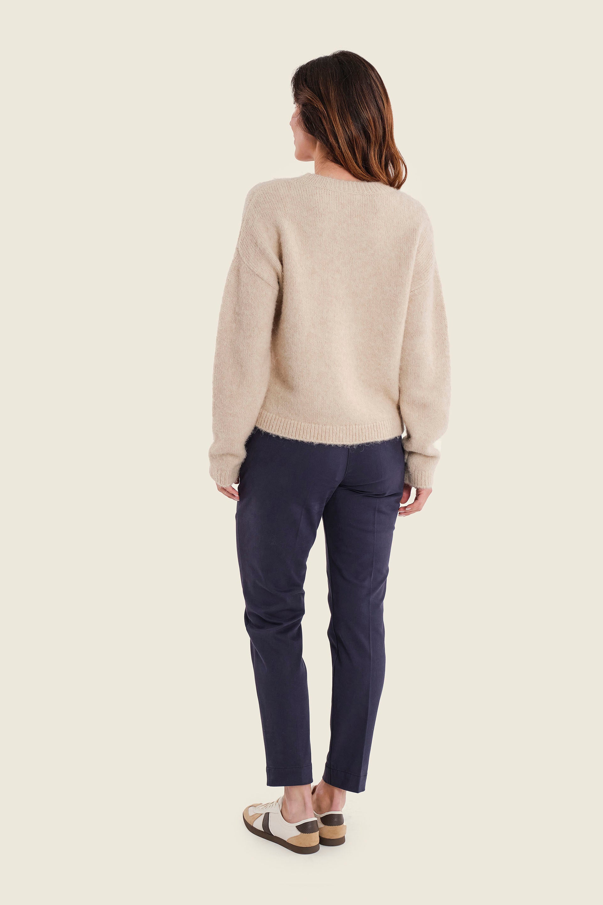 Pullover mit Blütenapplikation, Eichenbeige