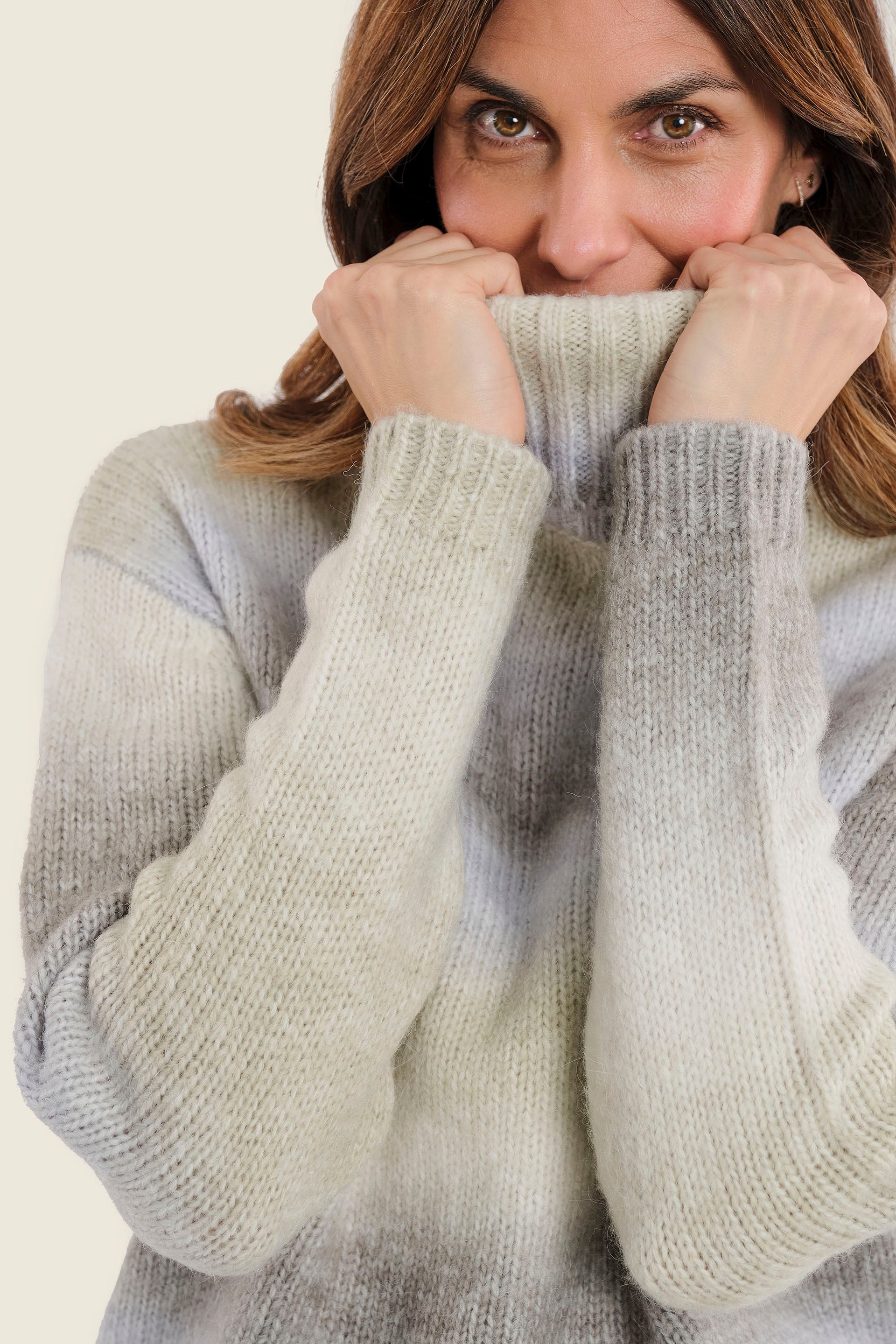 Pullover mit Farbverlauf und Stehkragen, Moosgrün