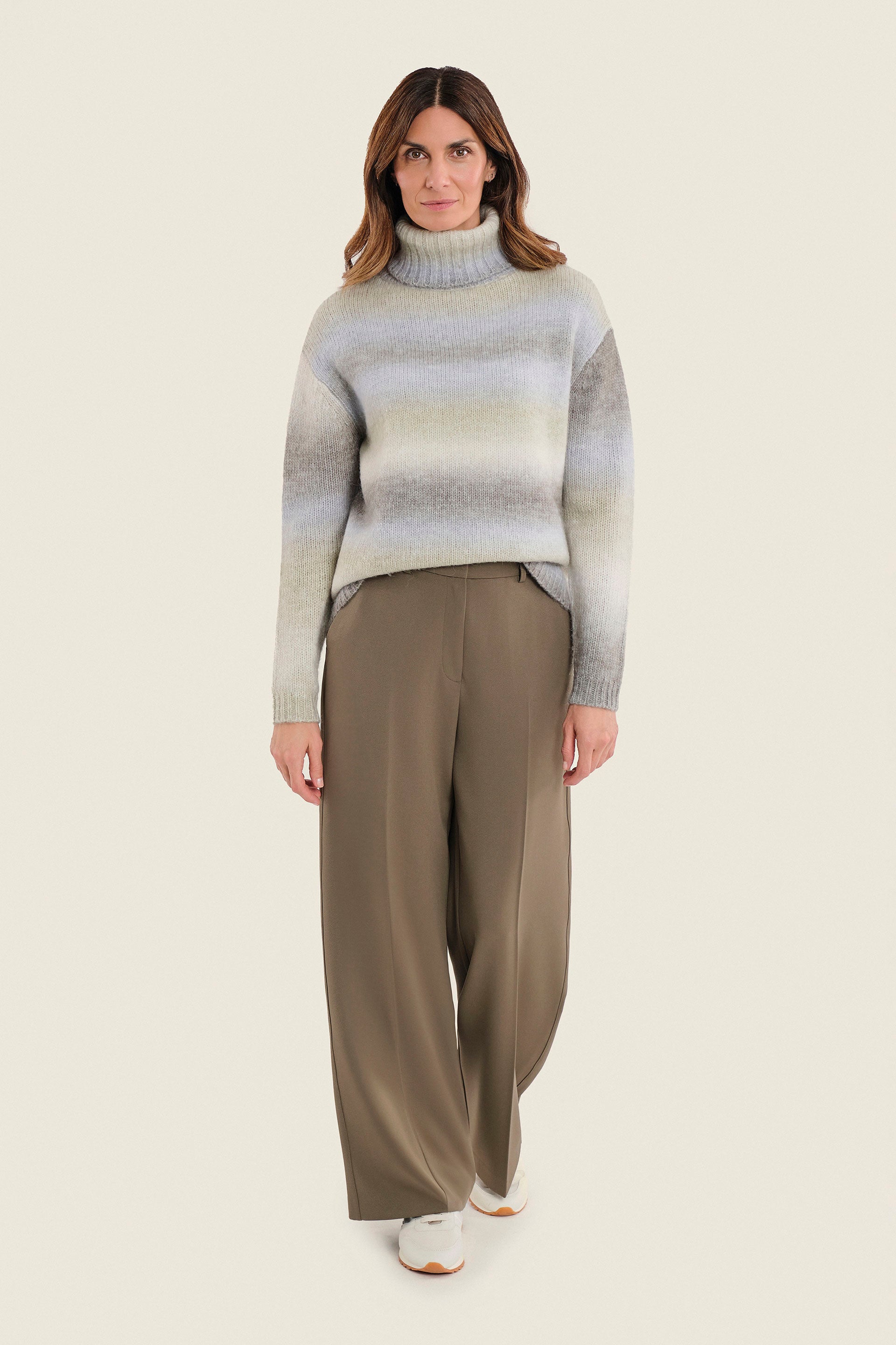 Pullover mit Farbverlauf und Stehkragen, Moosgrün