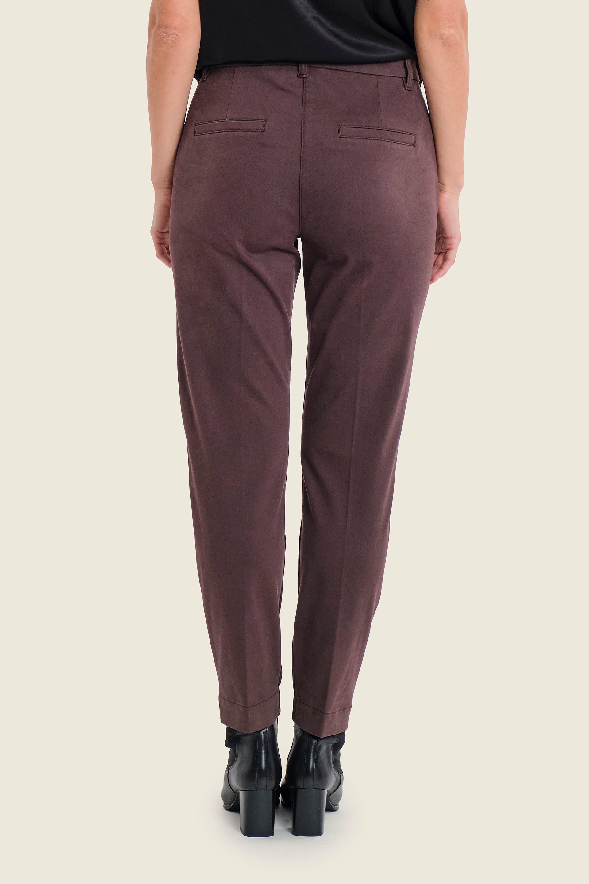 Chinohose aus Stretch-Baumwolle mit geradem Bein, Pflaumenbraun