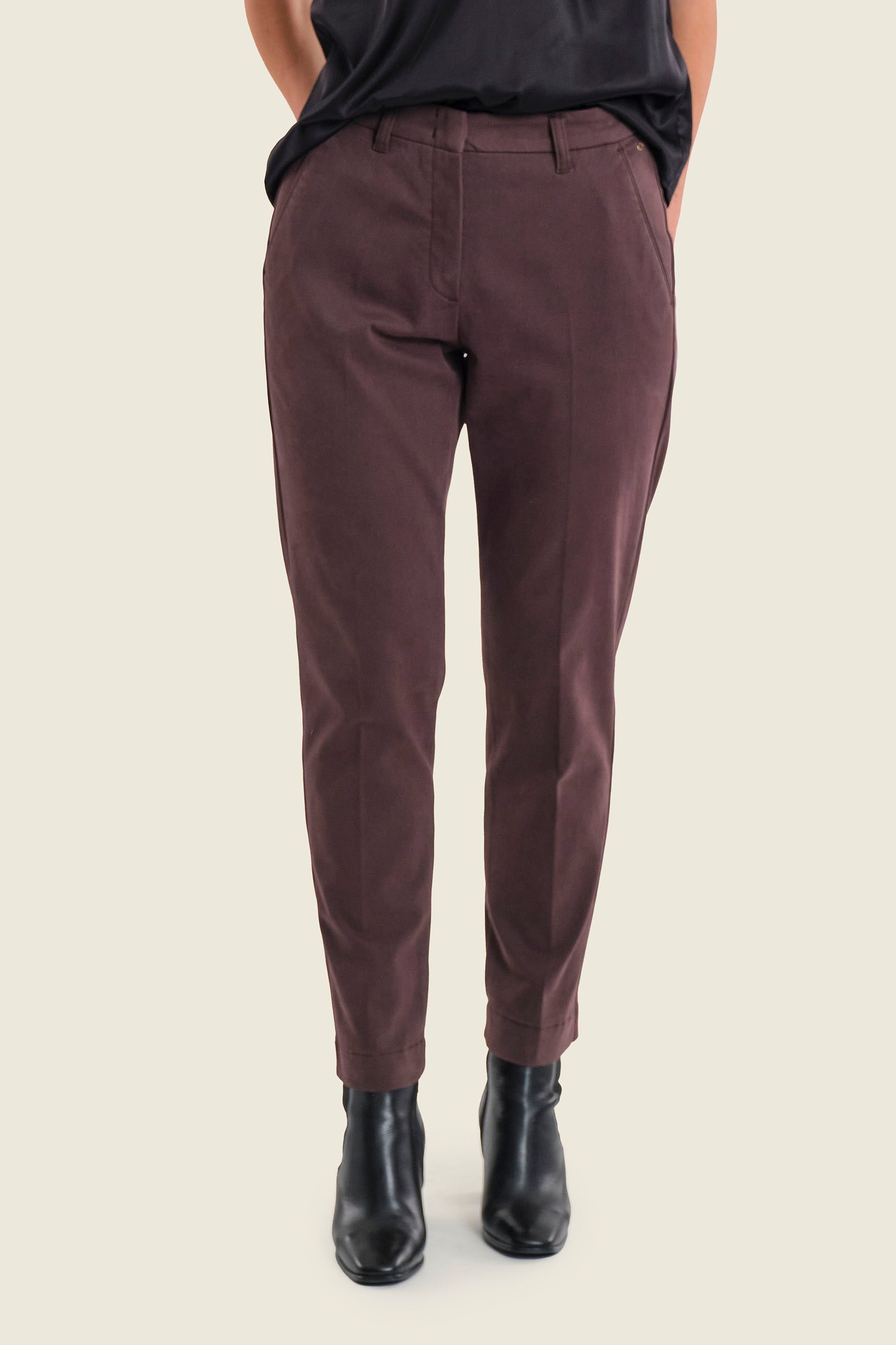 Chinohose aus Stretch-Baumwolle mit geradem Bein, Pflaumenbraun